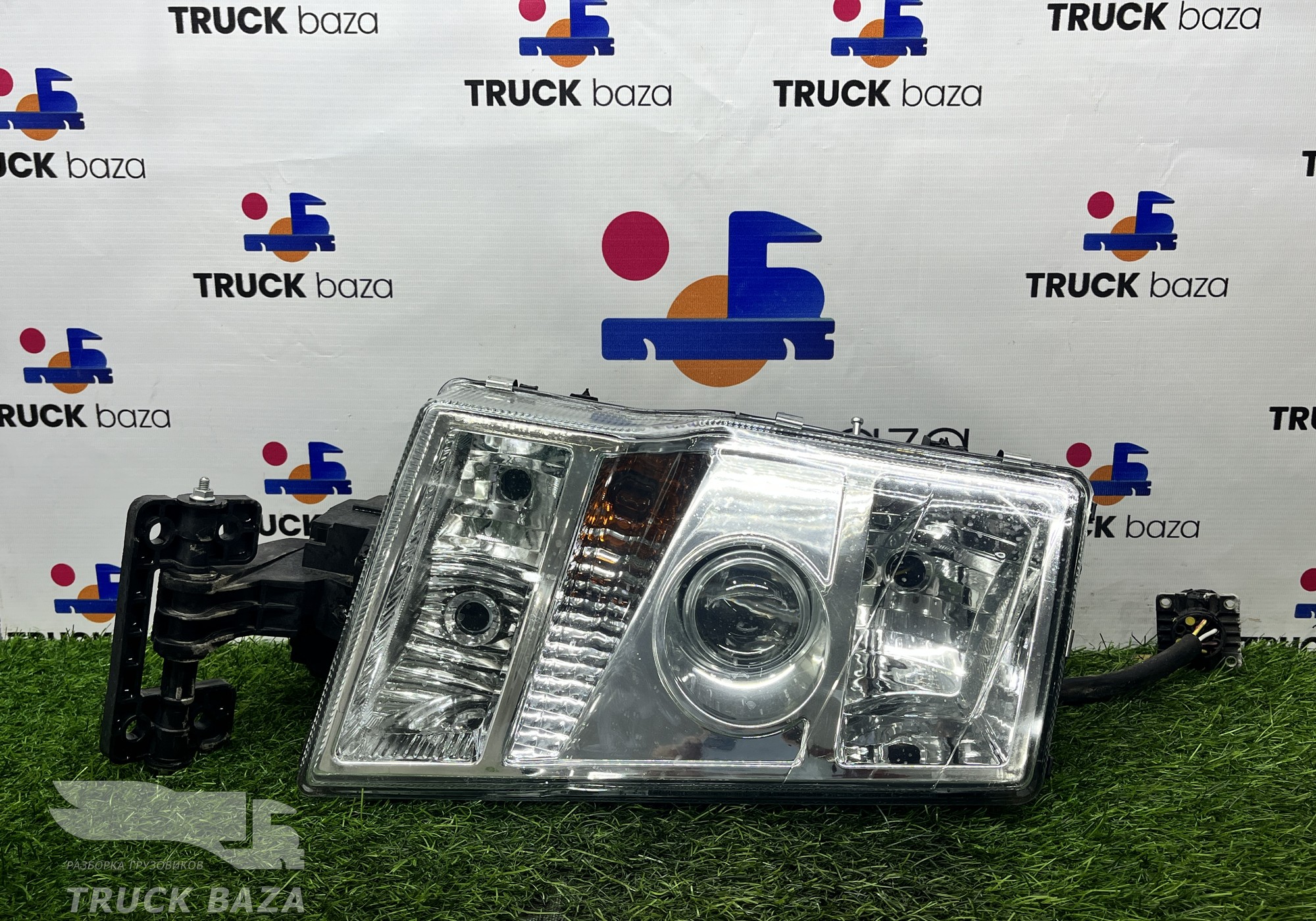 20713721 Фара правая