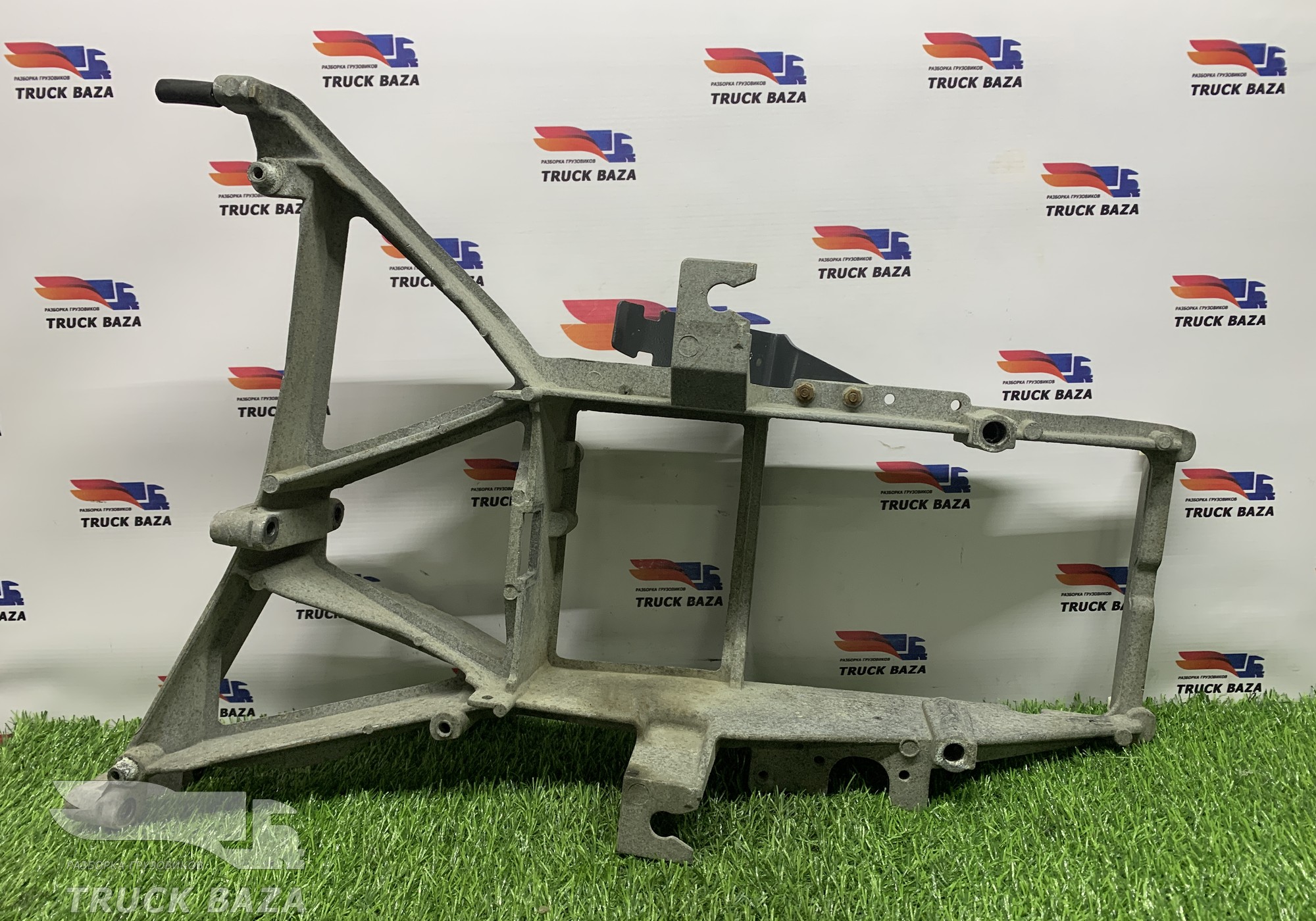 1862945 Кронштейн фары левый для Daf XF105