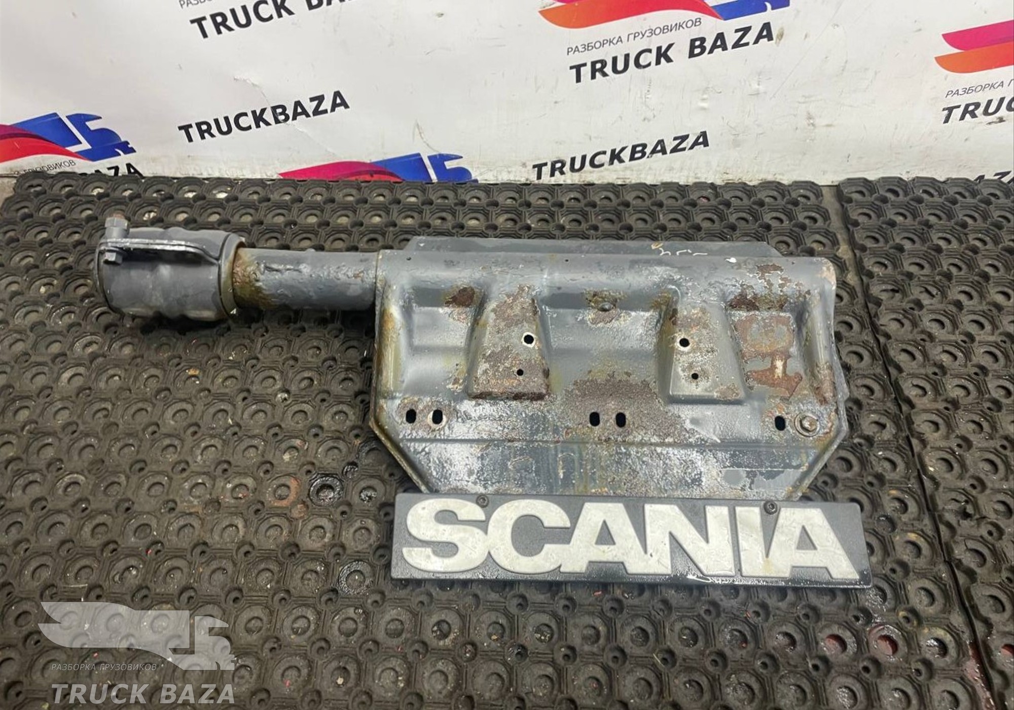 2800402 Кронштейн крыла заднего правый для Scania