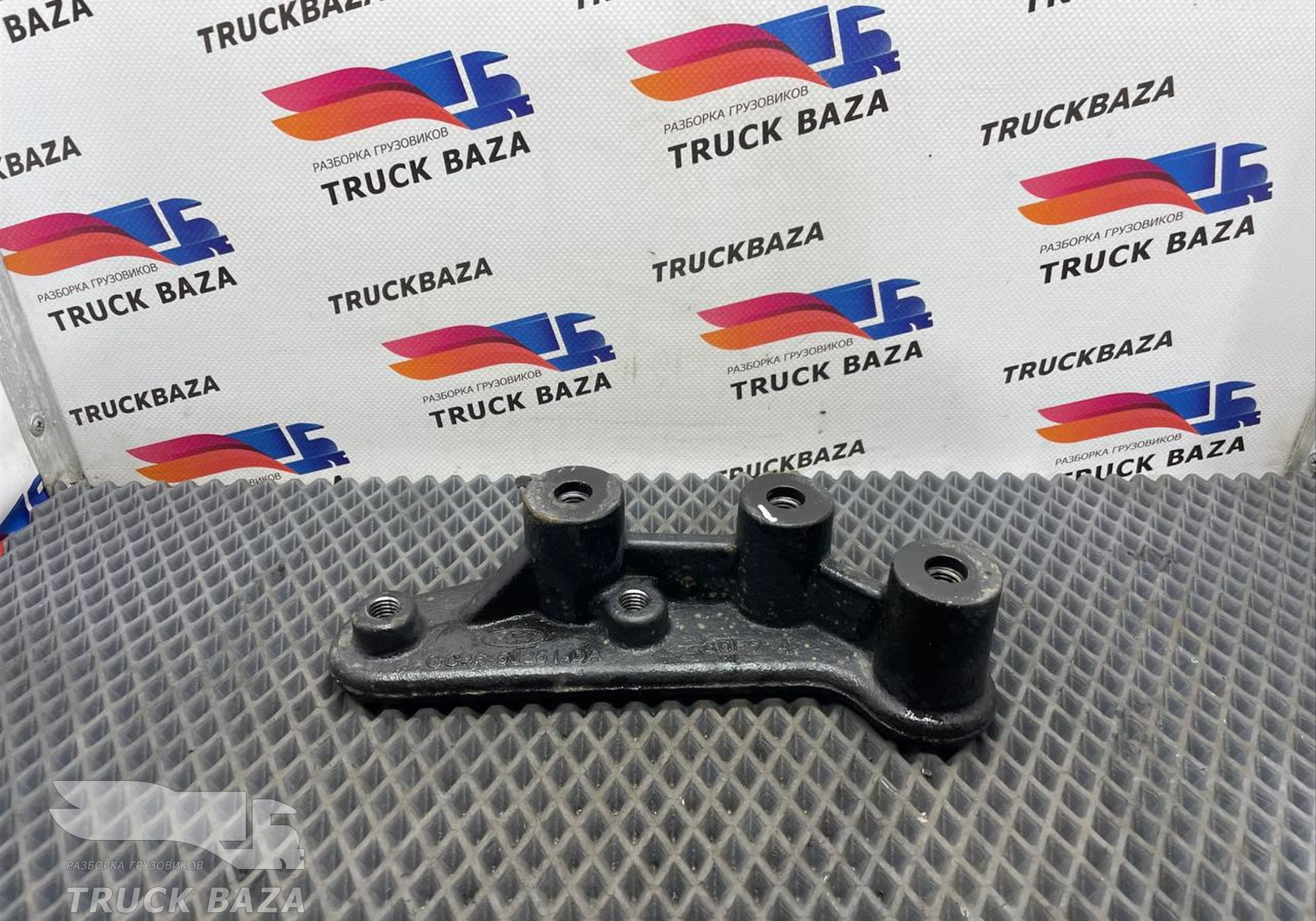 GC465J251DA Кронштейн бака AdBlue для Ford F-MAX (с 2018)