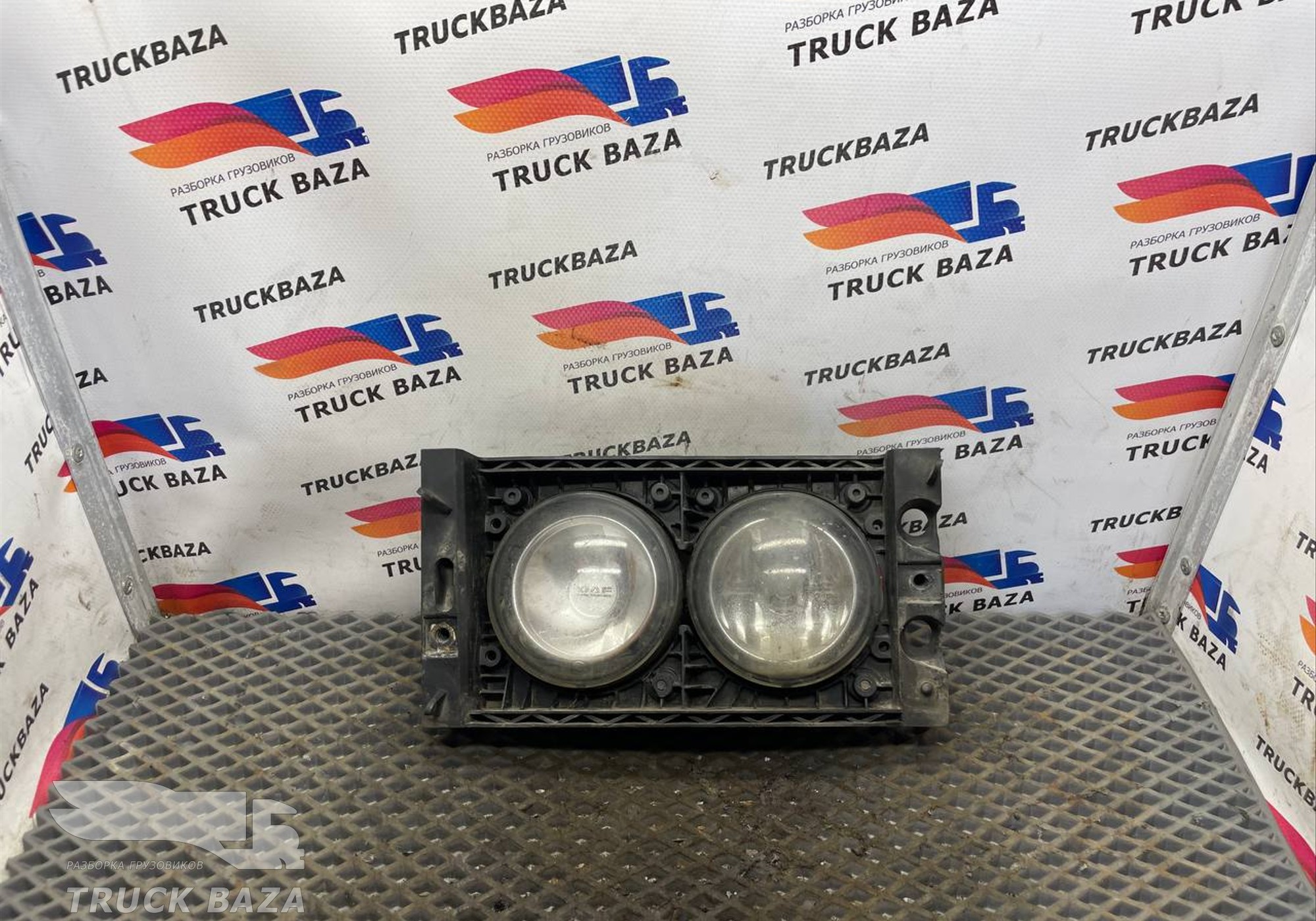 1733057 Фара противотуманная левая для Daf XF105 (с 2005)
