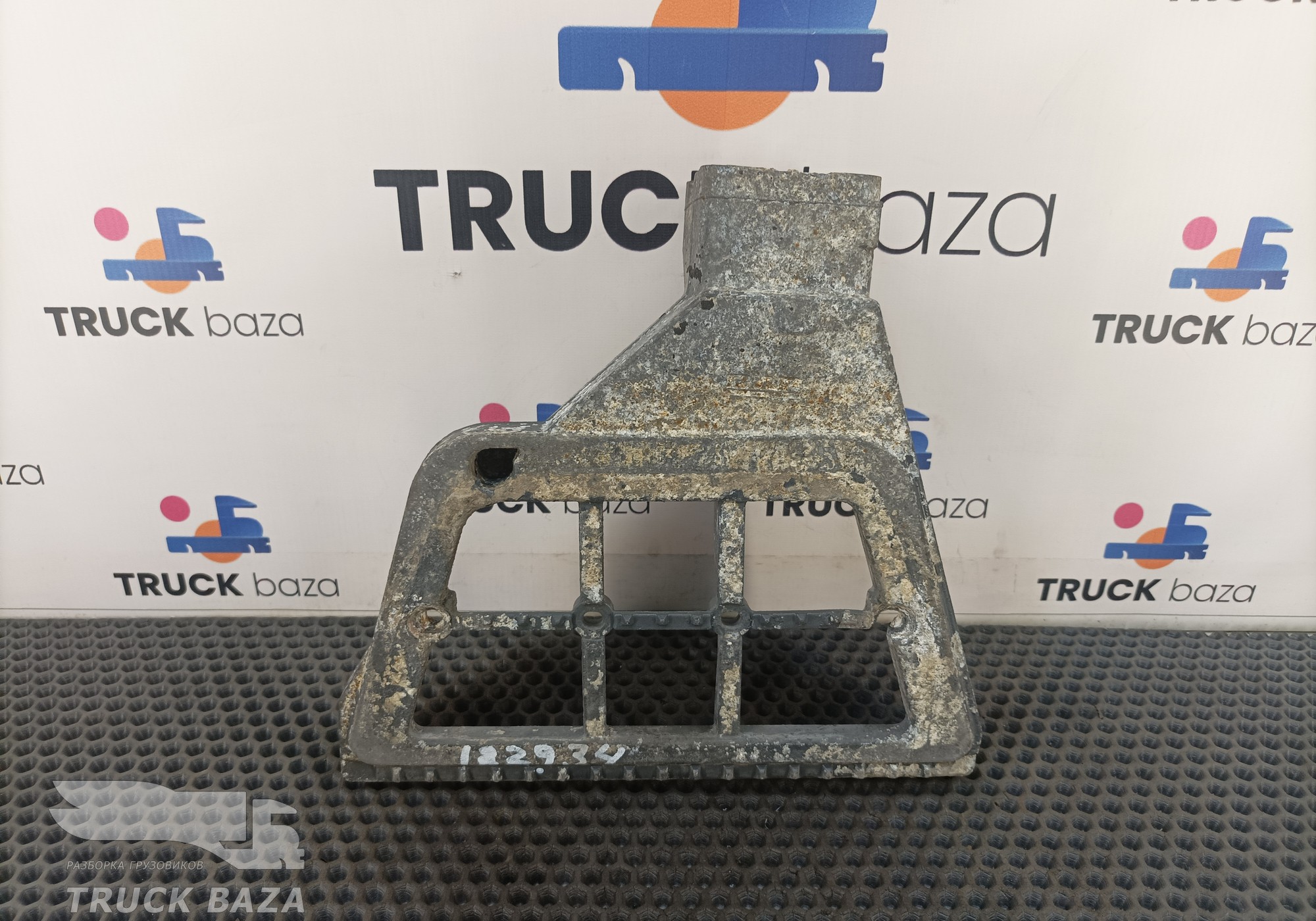 1641631 Кронштейн подножки правый для Daf XF105