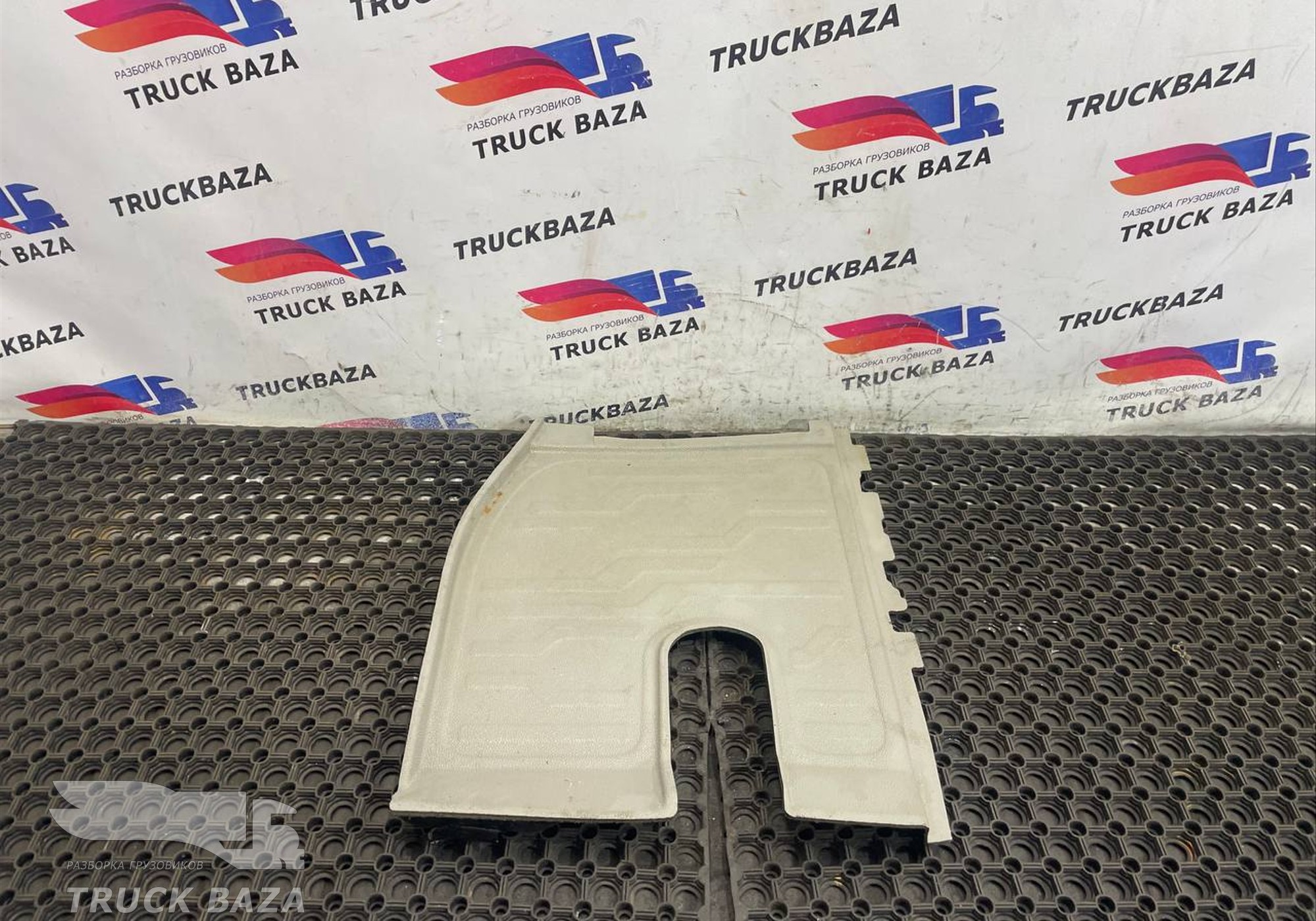 JC46E13037 Коврик салона левый для Ford F-MAX (с 2018)