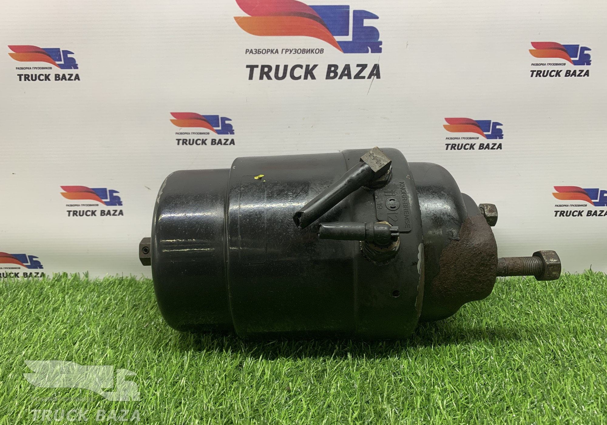 81504106936 Энергоаккумулятор тормозной задний правый