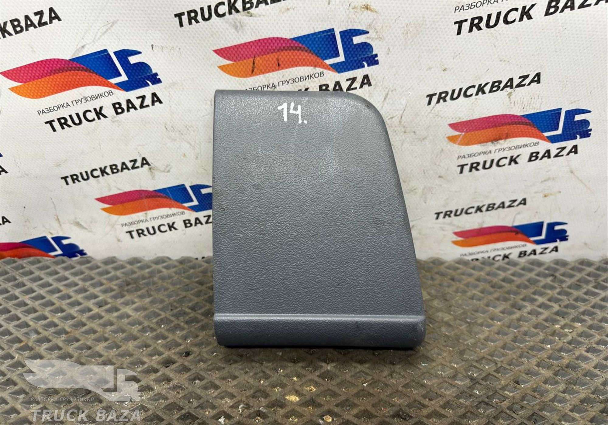 1472923 Накладка торпедо правая для Scania 5-series P (с 2004 по 2016)