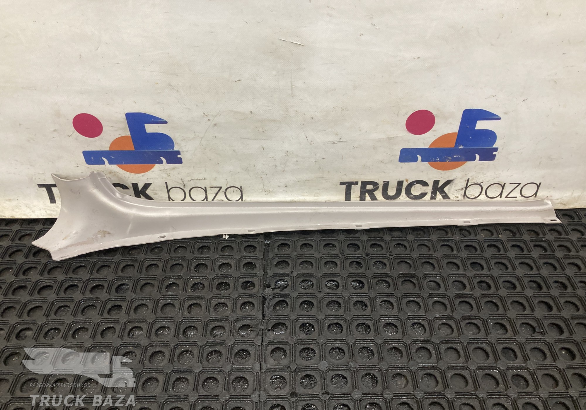 549015402141 Облицовка проема двери левая для КАМАЗ 54901