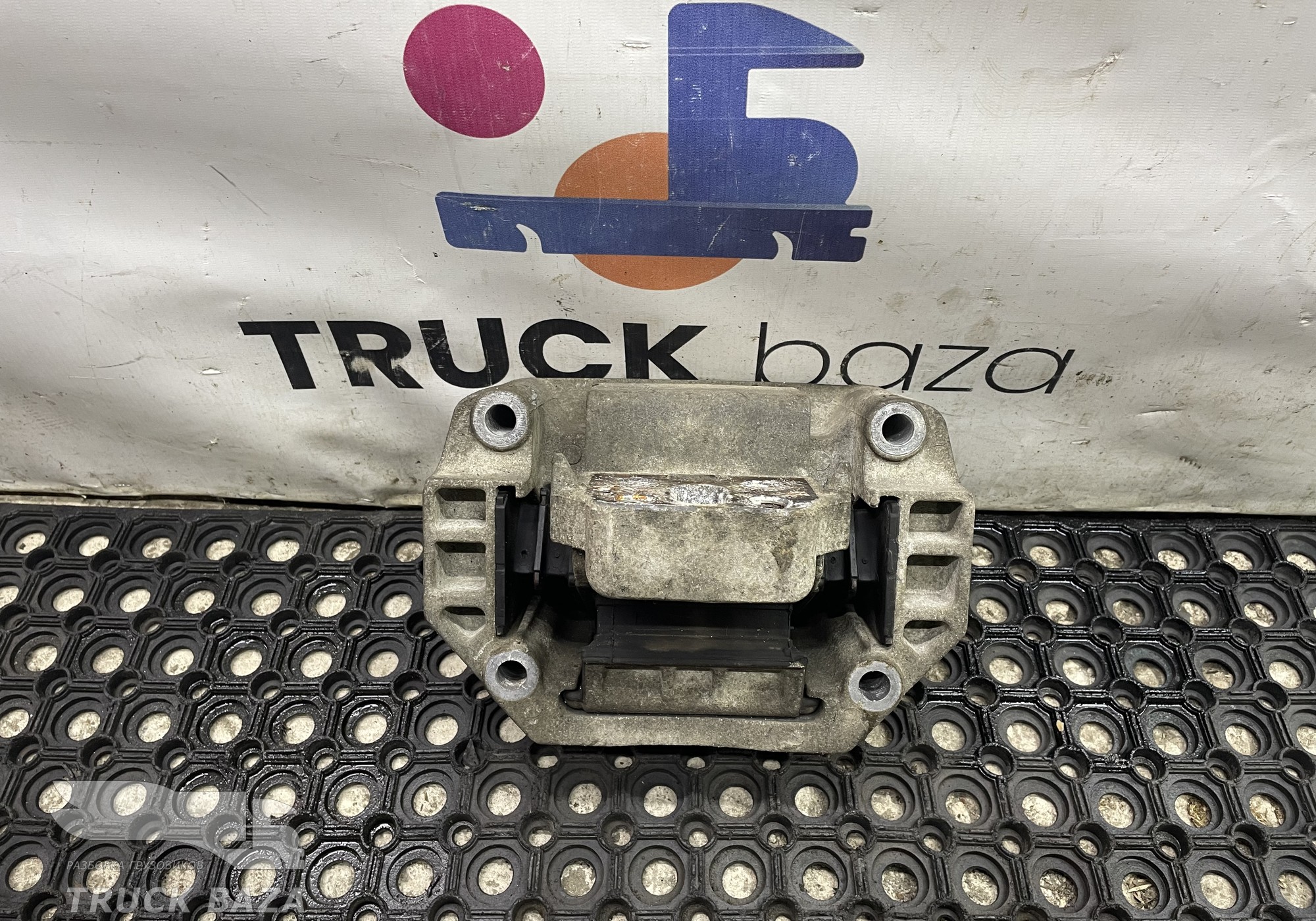 1921972 Подушка КПП