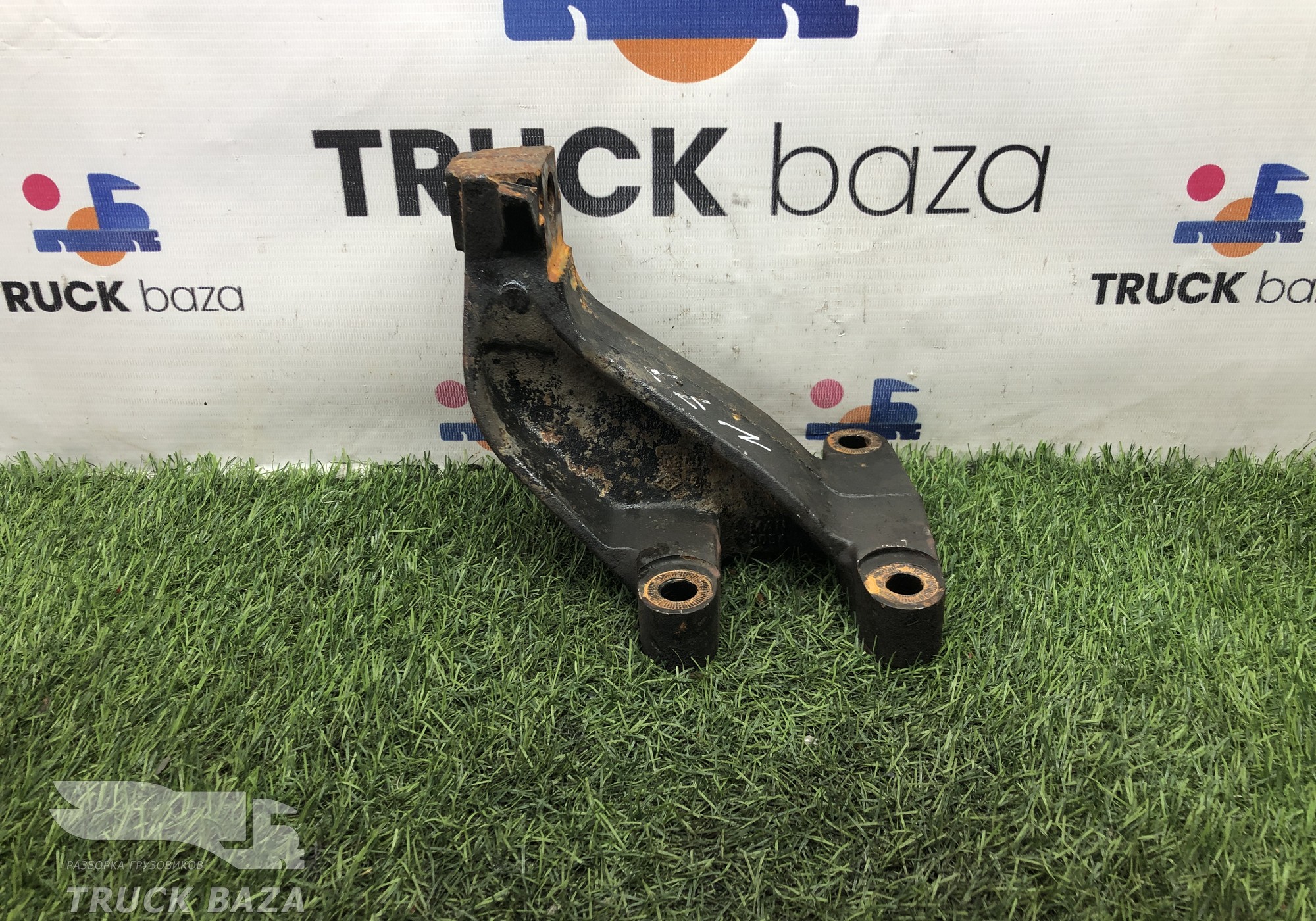 51415010119 Кронштейн двигателя передний левый