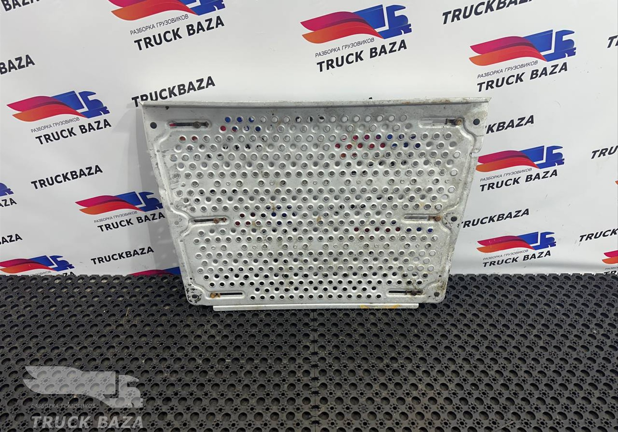1438418 Трап на раму центральный для Daf