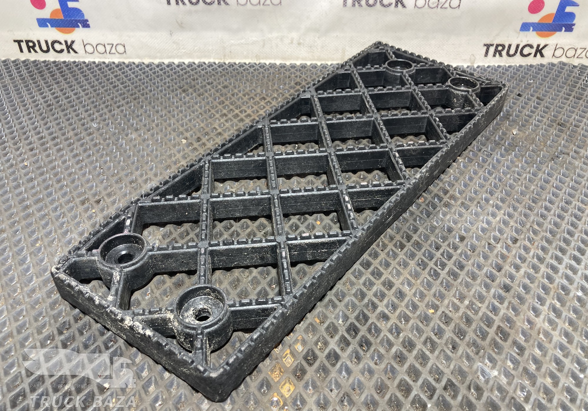 549018405017 Ступенька подножки для КАМАЗ 54901