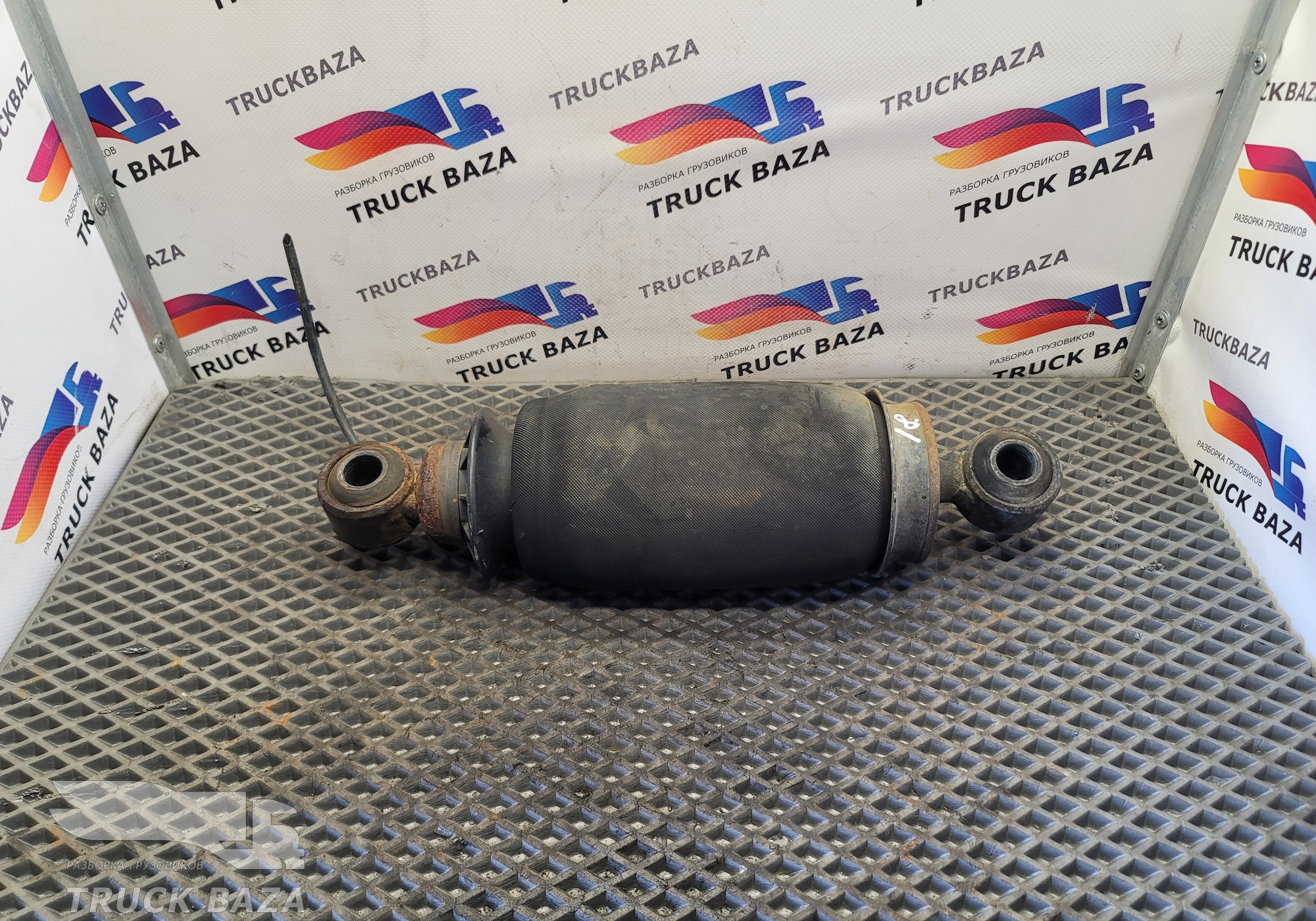 500357352 Подушка кабины задняя для Iveco