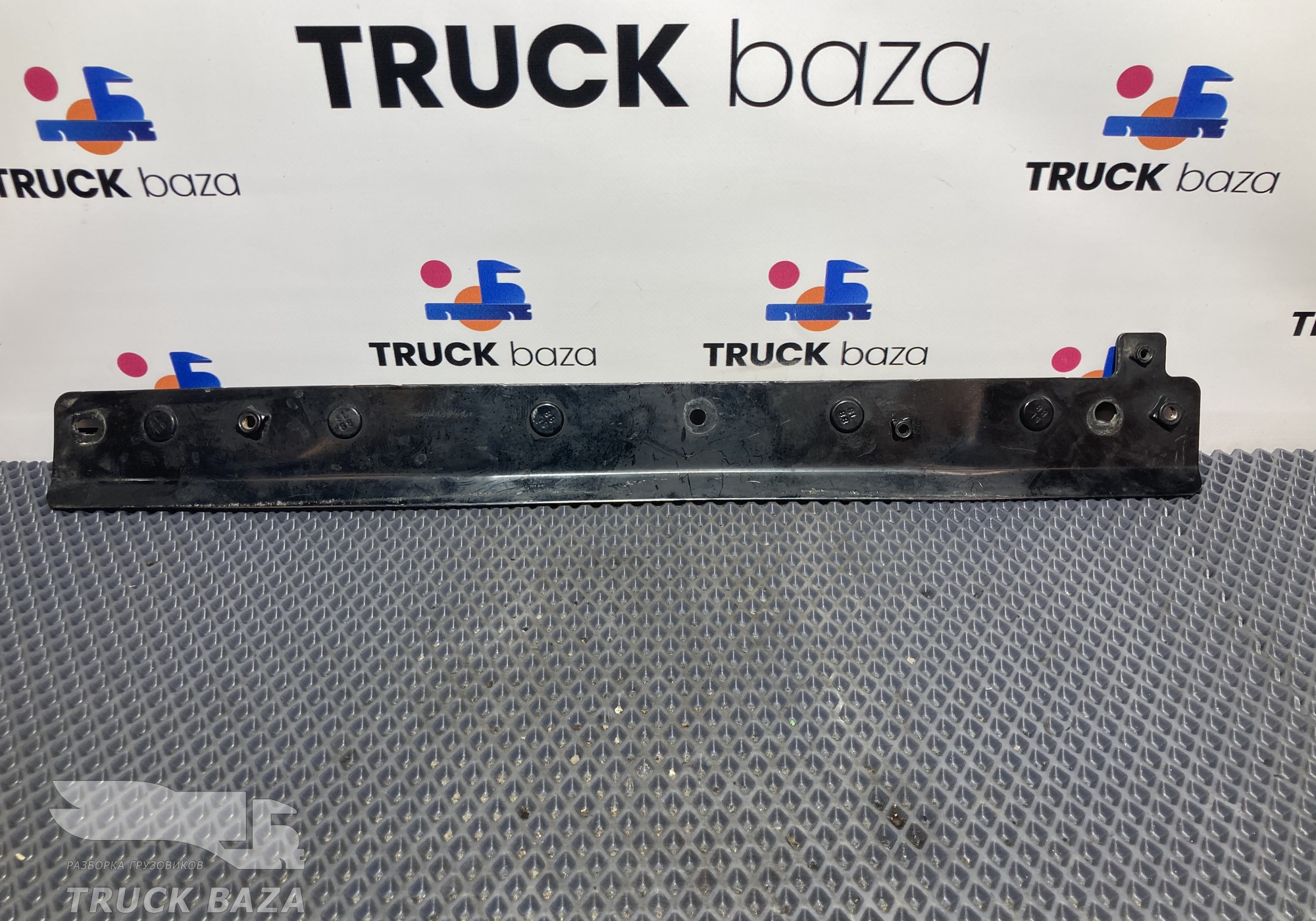 2491241 Кронштейн интеркулера левый