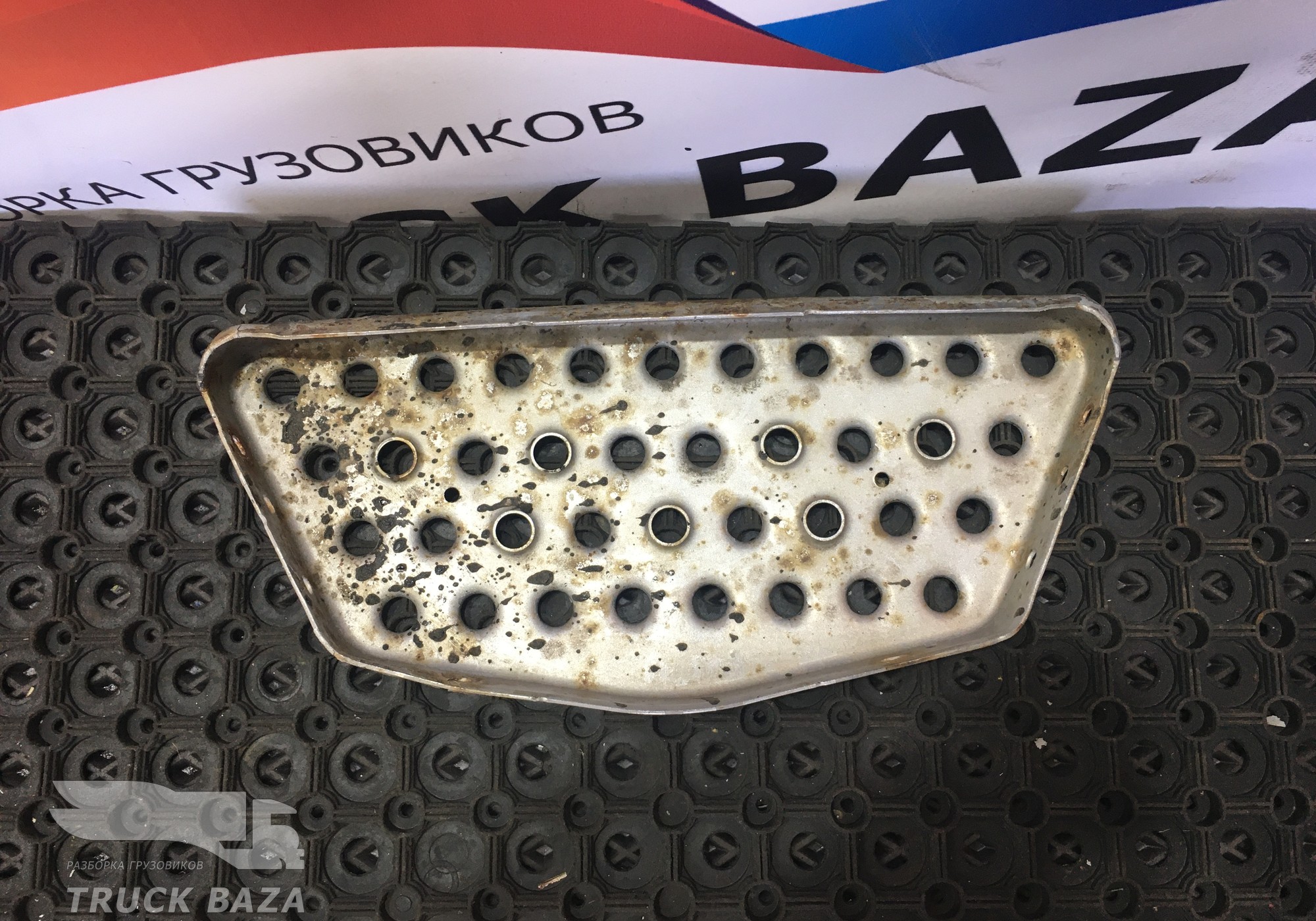81615110001 Площадка подножки для Man TGX II (с 2012)