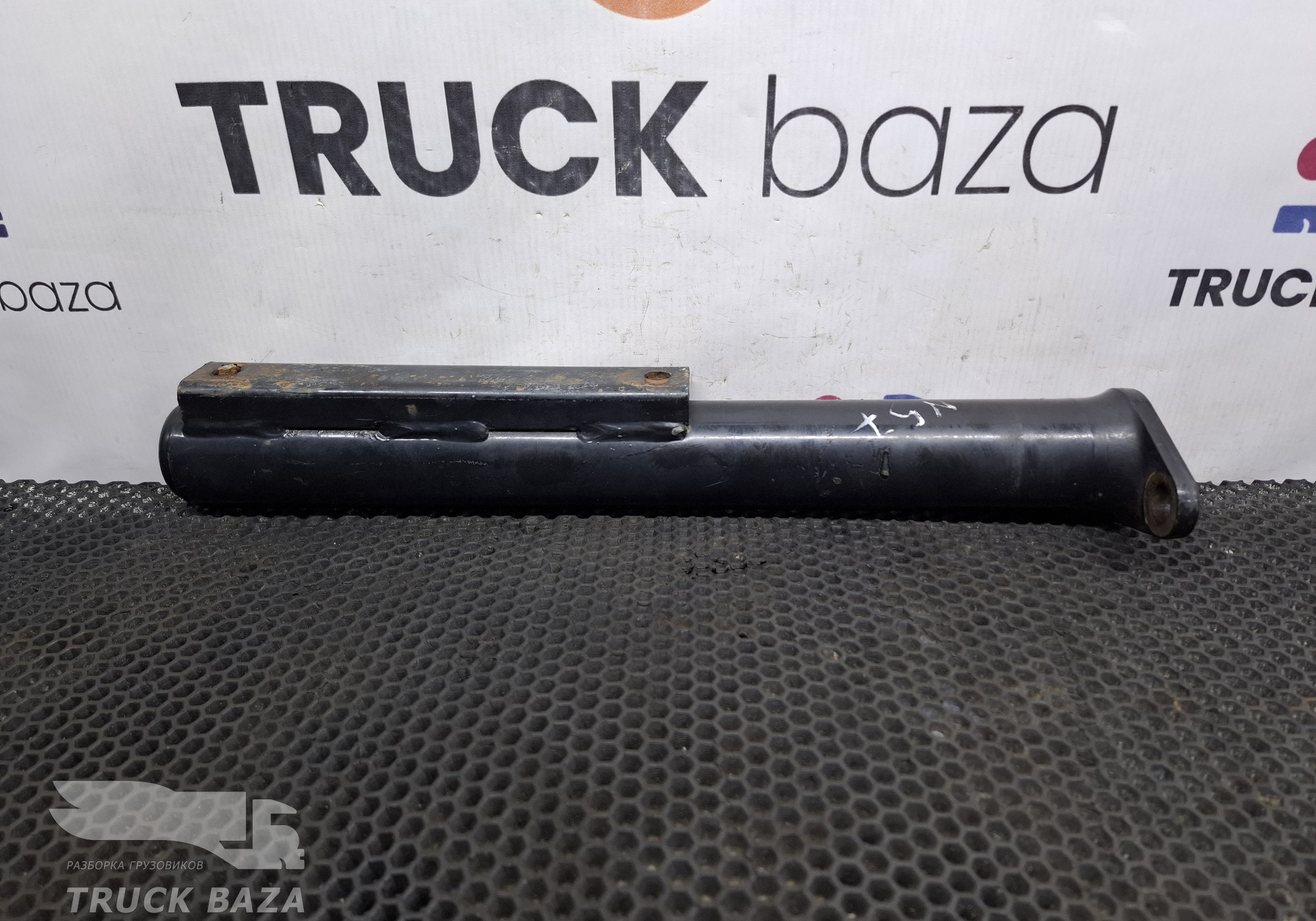 81664202527 Кронштейн бака AdBlue для Man TGX II (с 2012)