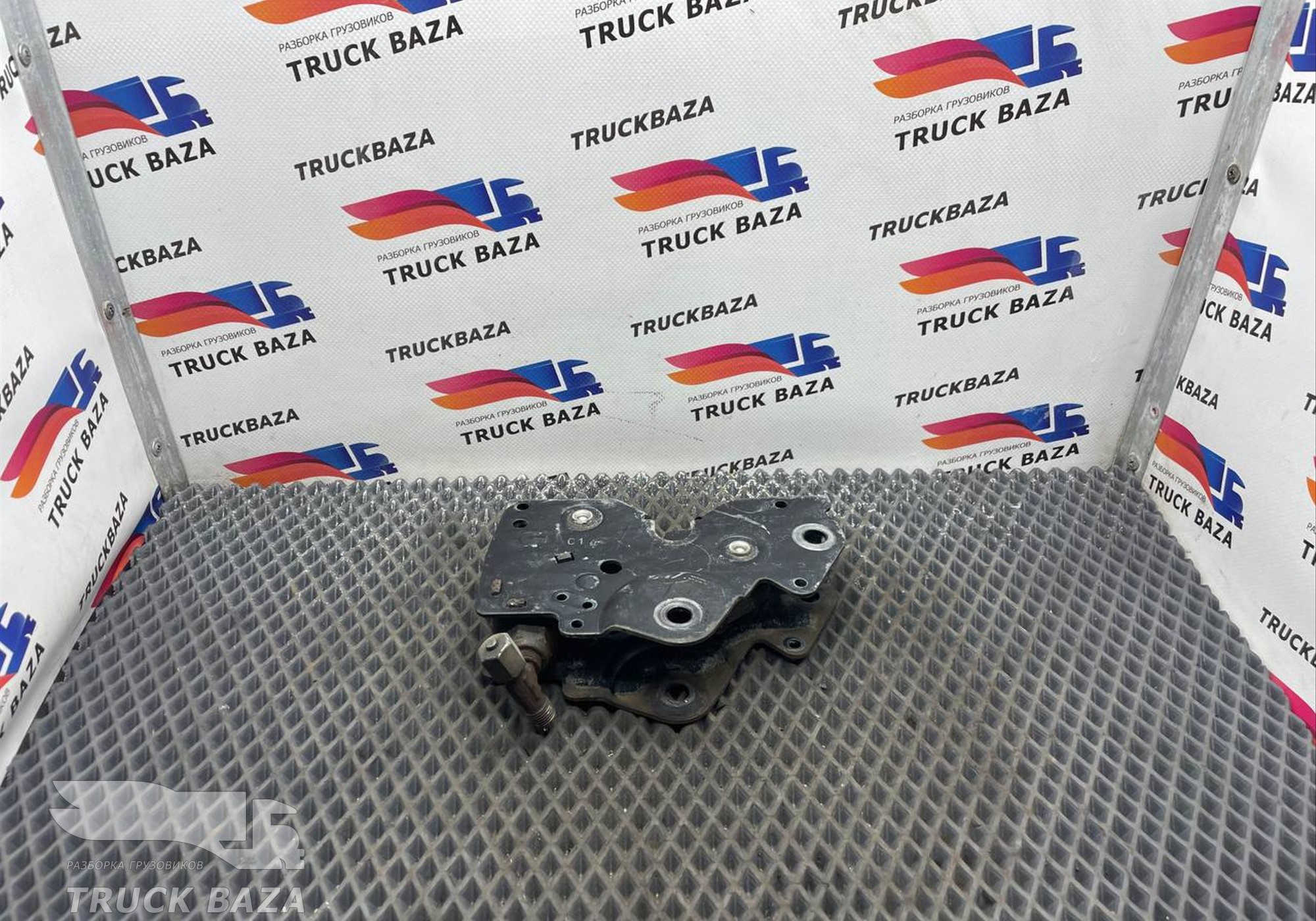 1878677 Замок кабины левый для Daf XF106 (с 2012)