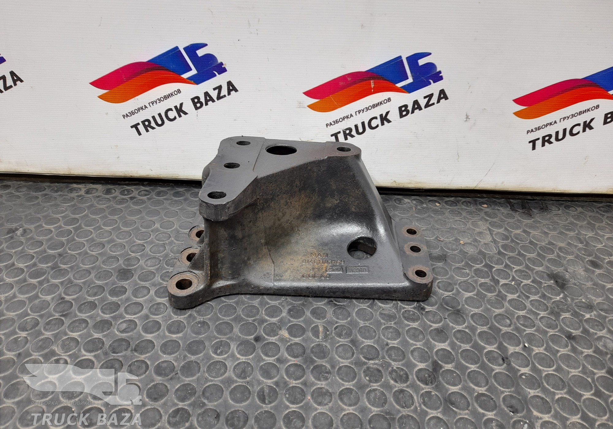 81461103169 Кронштейн ГУРа для Man TGA