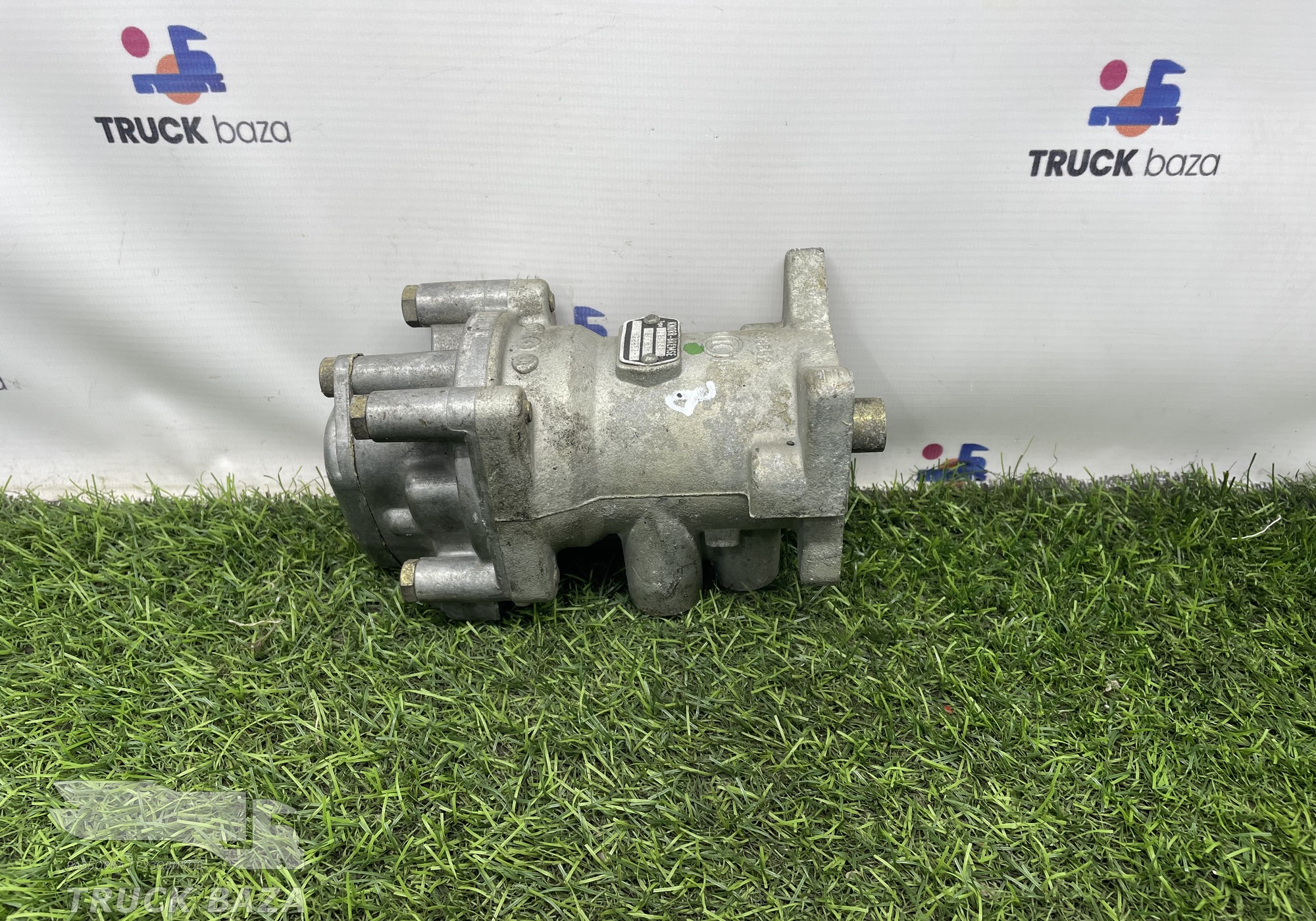 MB4658 Кран тормозной главный для Разные Грузовики