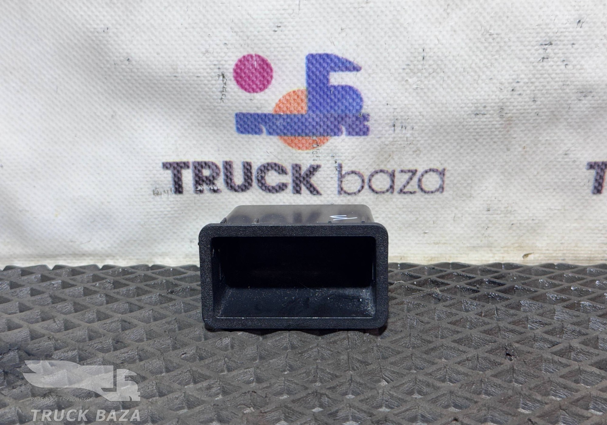 549015325164 Бардачок панели приборов для КАМАЗ 54901