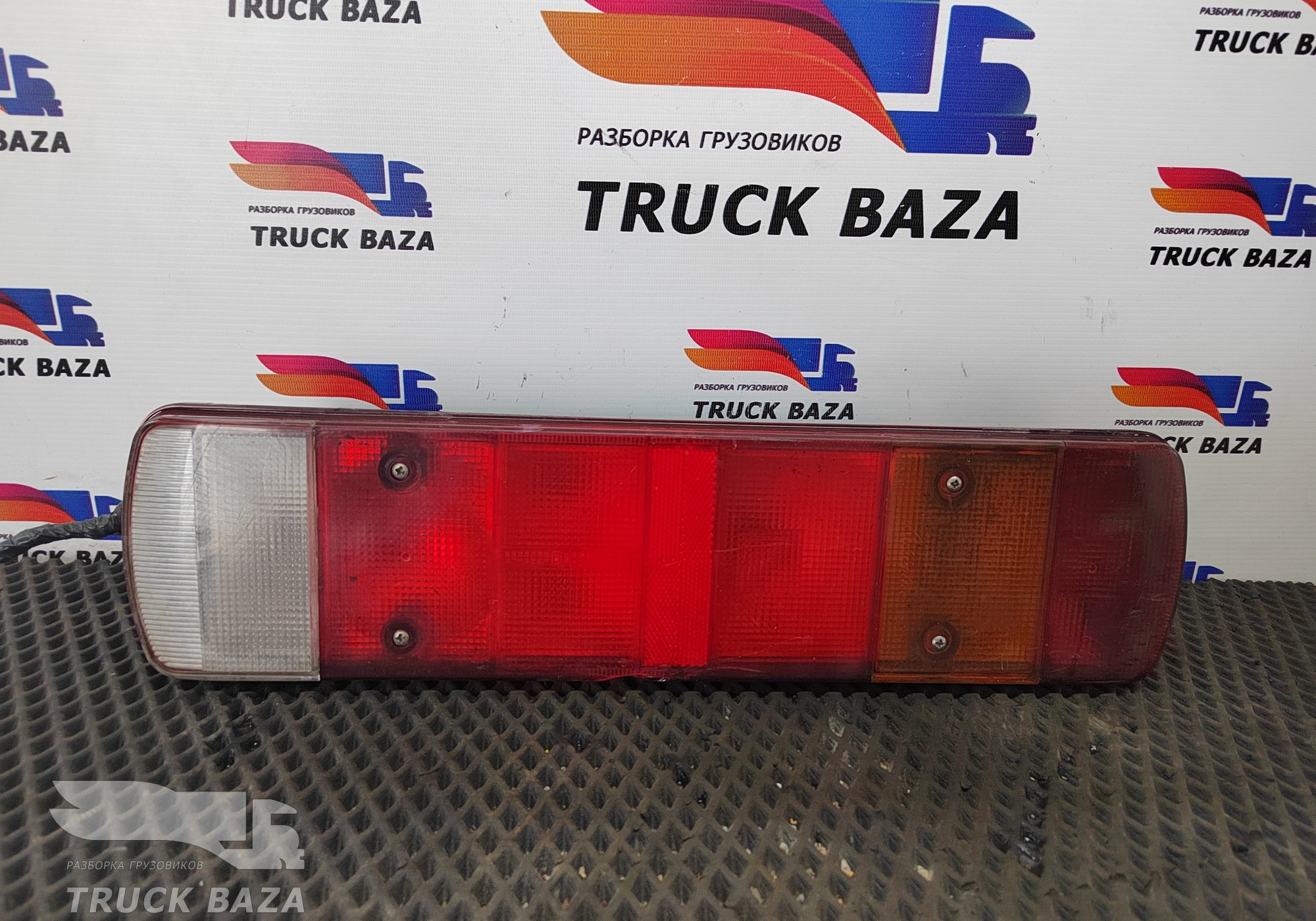 1792375 Фонарь задний левый для Scania 4-series P (с 1995 по 2007)