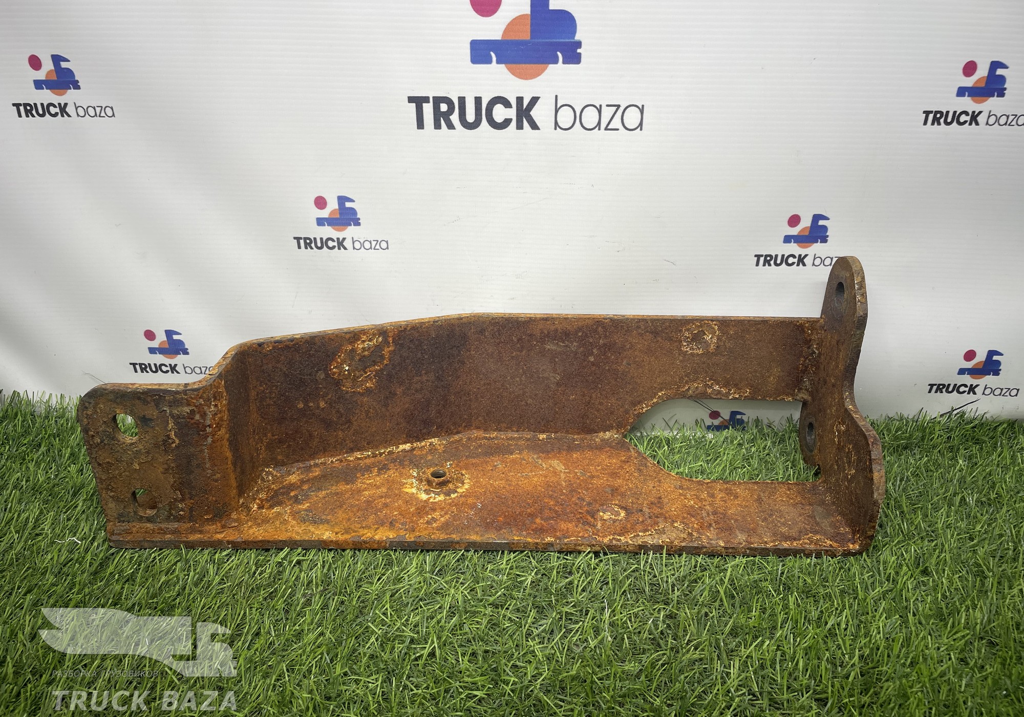 5490840504010 Кронштейн подножки правый для КАМАЗ 5490 (с 2013)