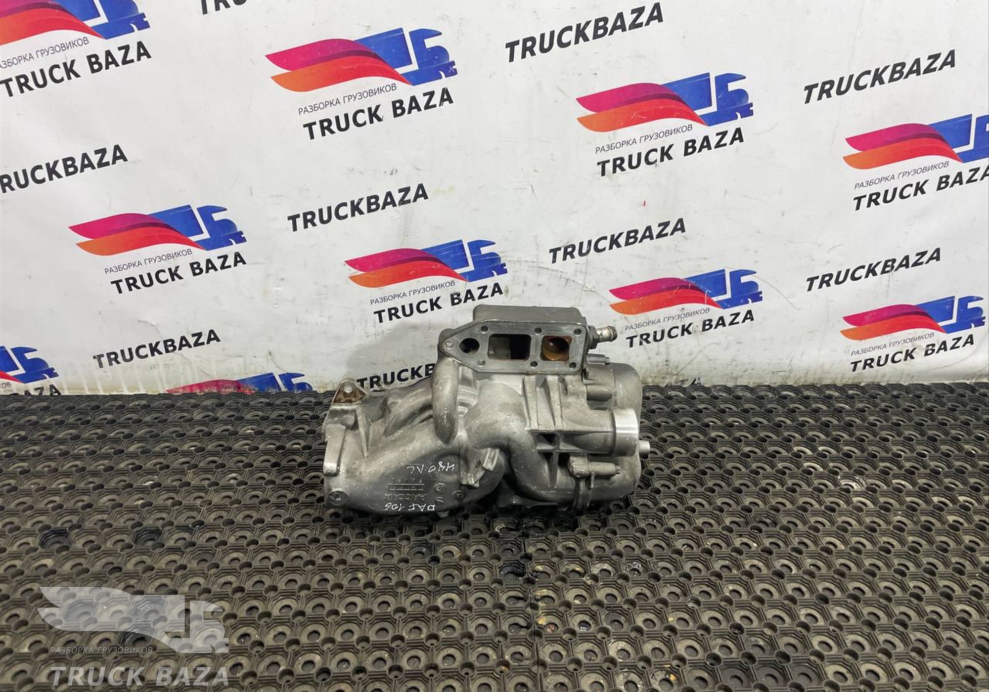 2258745 Корпус водяного насоса для Daf XF106 (с 2012)