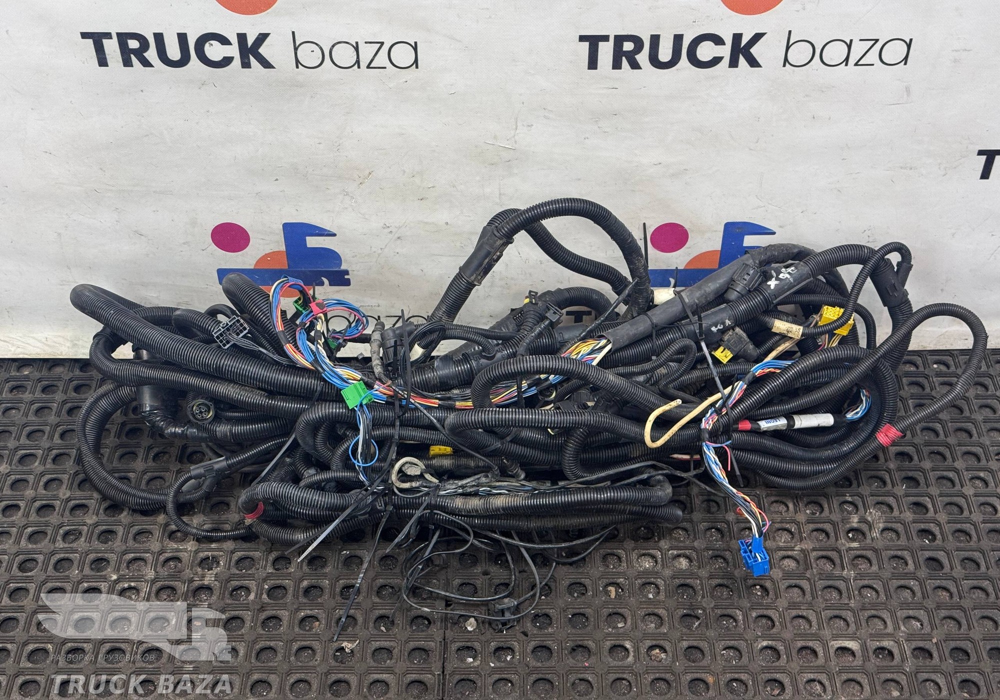 1895146 Проводка шасси основная для Daf XF105 (с 2005)