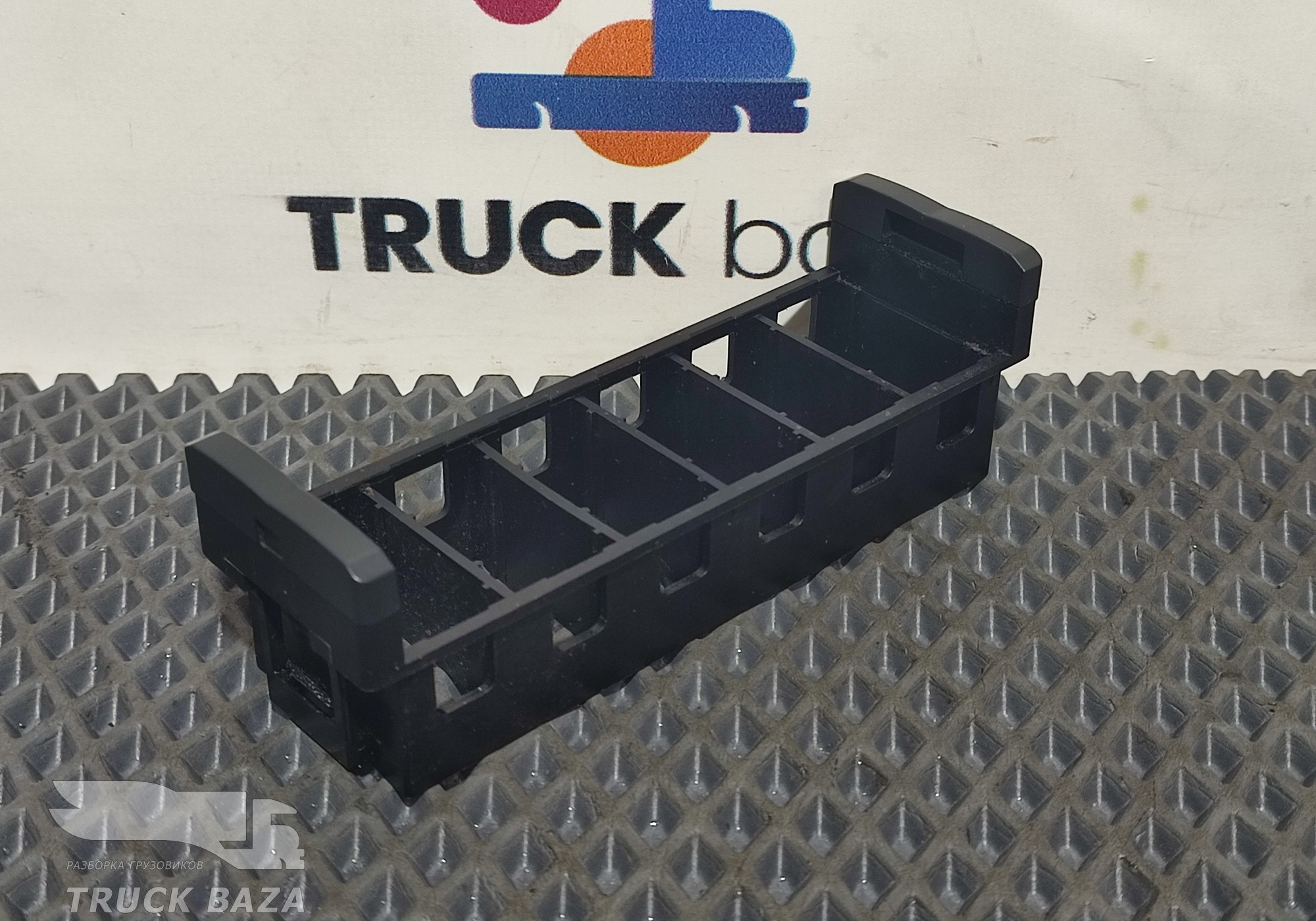 812W255035001 Рамка кнопок для Sinotruk Sitrak C7H