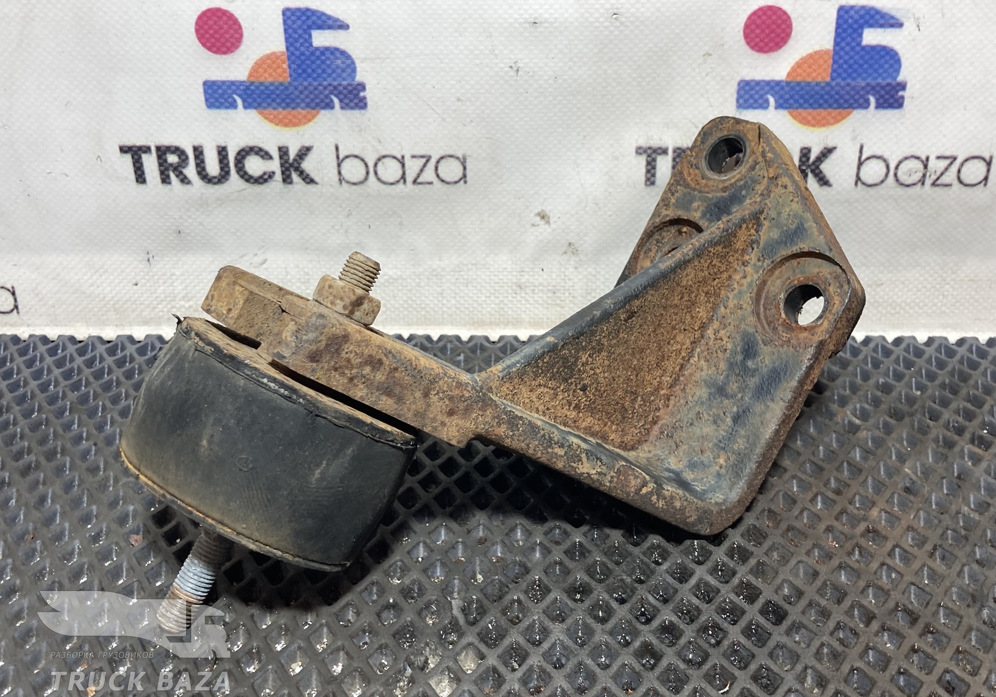 5490100117205 Кронштейн опоры КПП правый для КАМАЗ 5490 (с 2013)