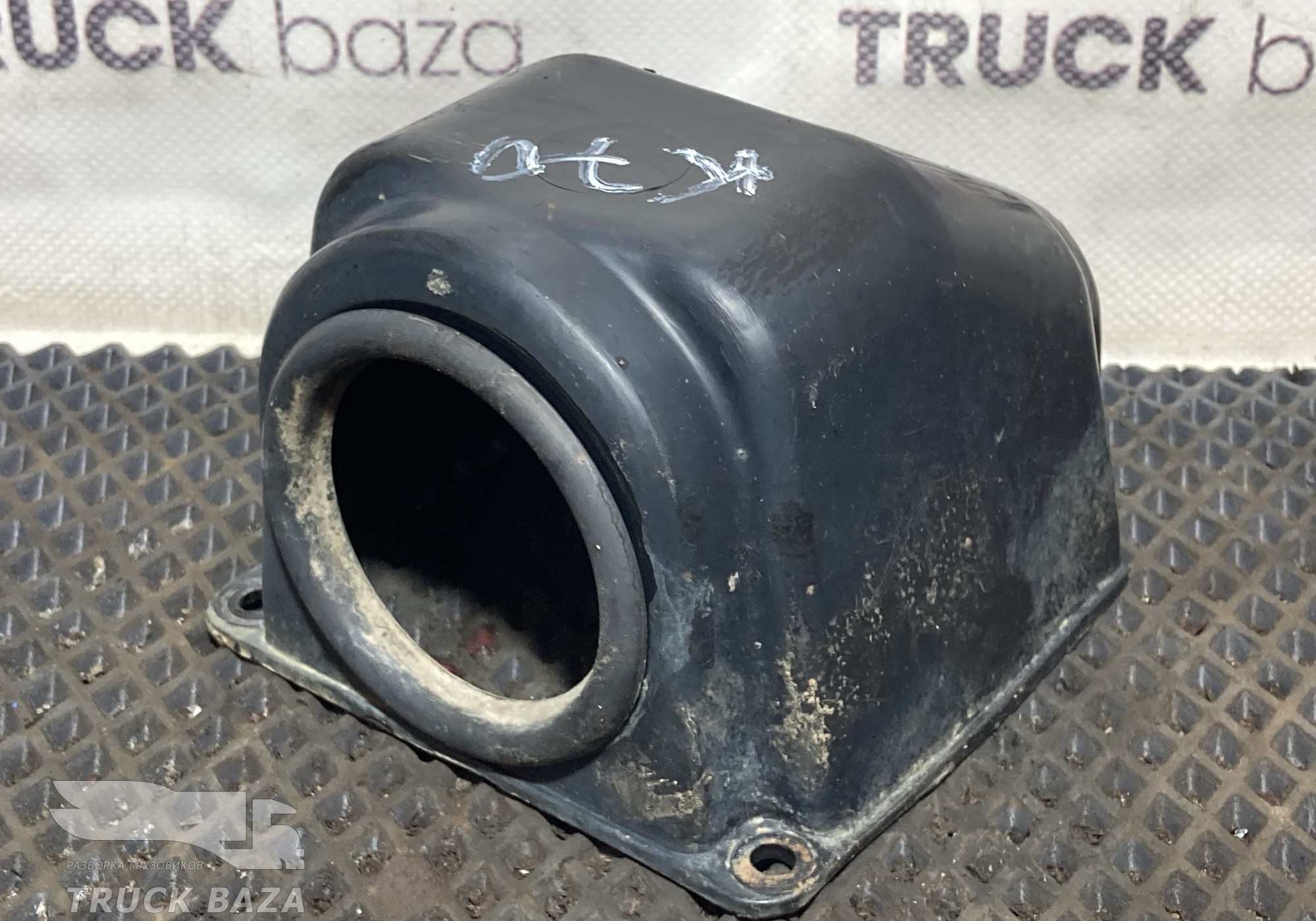 711421015 Крышка выключателя массы для КАМАЗ 5490 (с 2013)