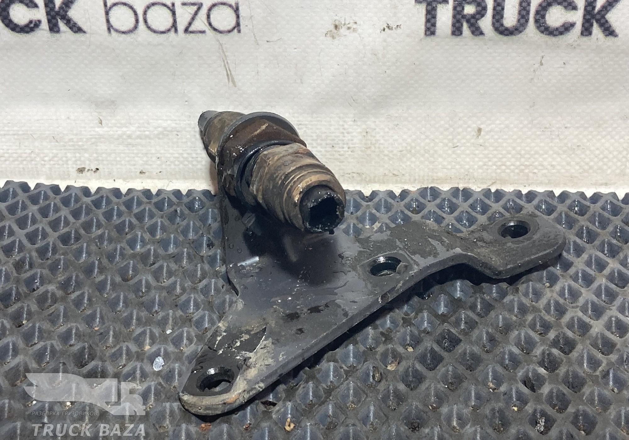 1925165 Кронштейн топливного фильтра