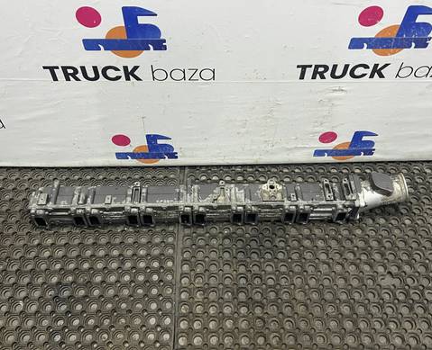 1474817 Коллектор впускной