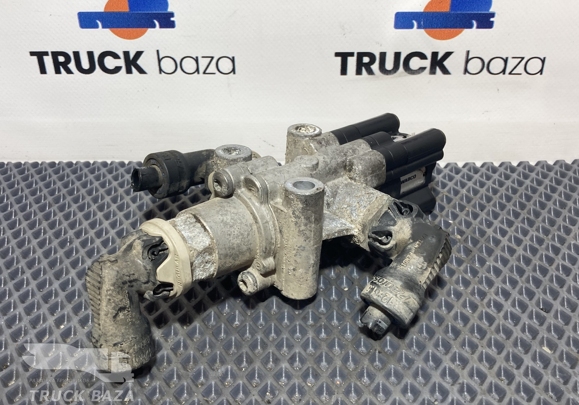 2158373 Клапан ускорительный