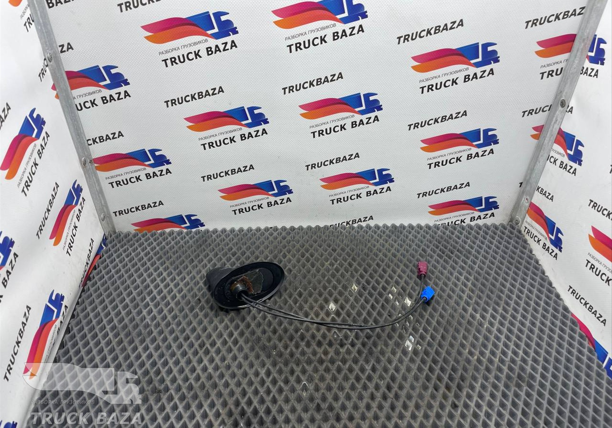 1678290 Антенна для Daf XF105 (с 2006 по 2020)