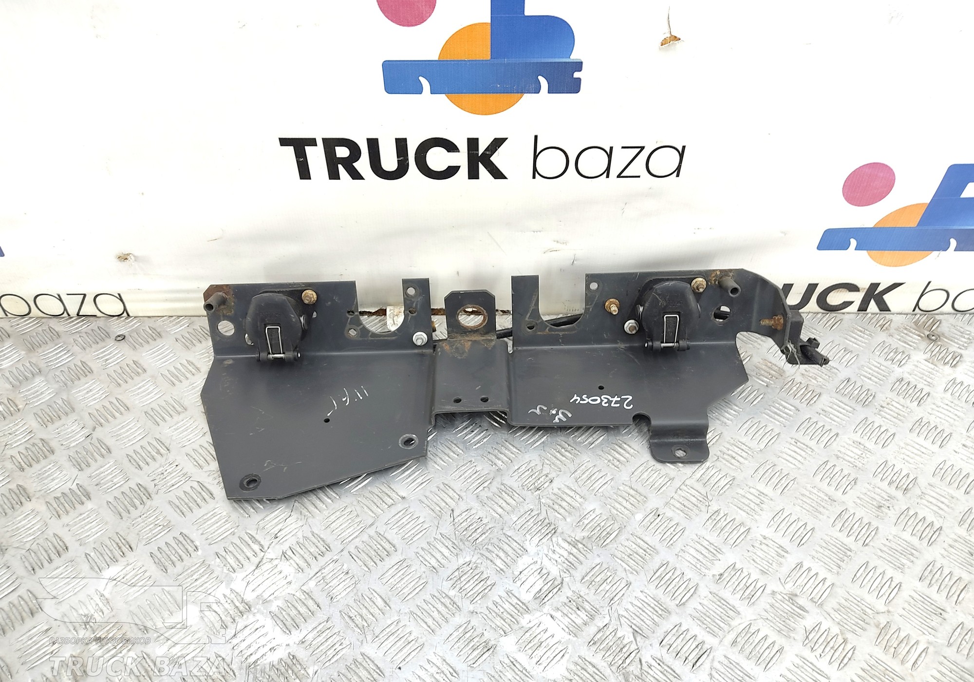 8169839 Кронштейн перекидок для Iveco Stralis II Hi-Way (с 2012)