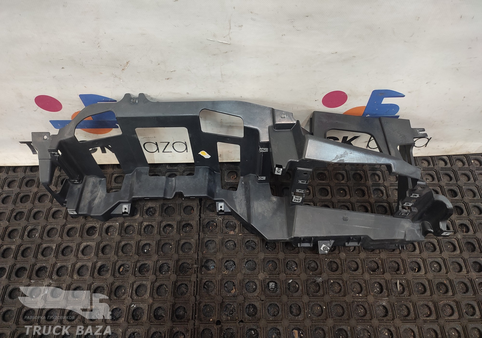 8161701631 Корпус панели приборов