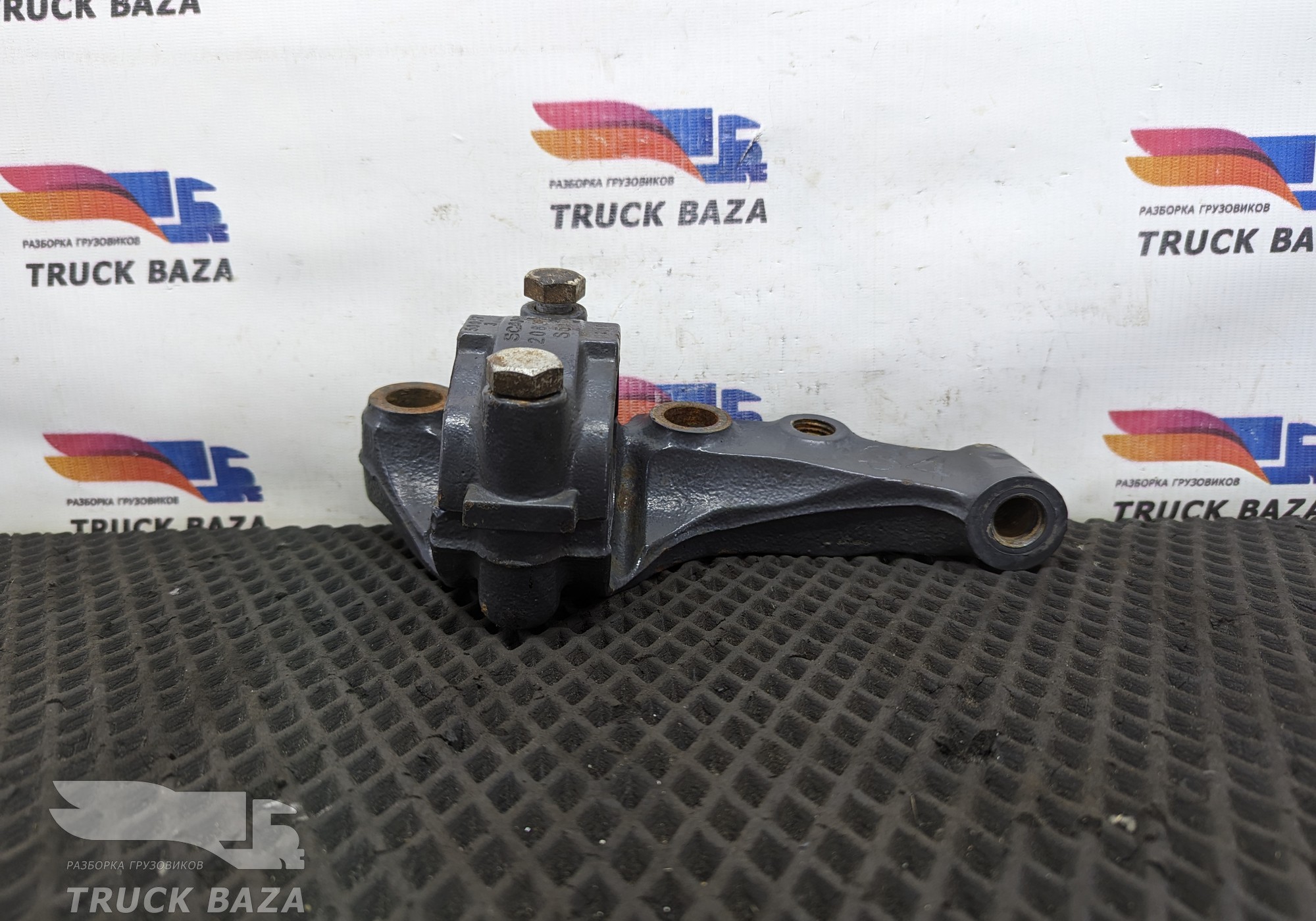 2290934 Кронштейн амортизатора нижний правый для Scania 6-series R (с 2016)