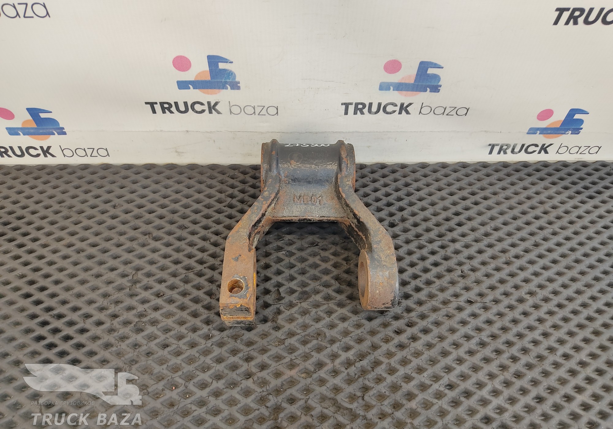 SZ970000026 Серьга передней рессоры