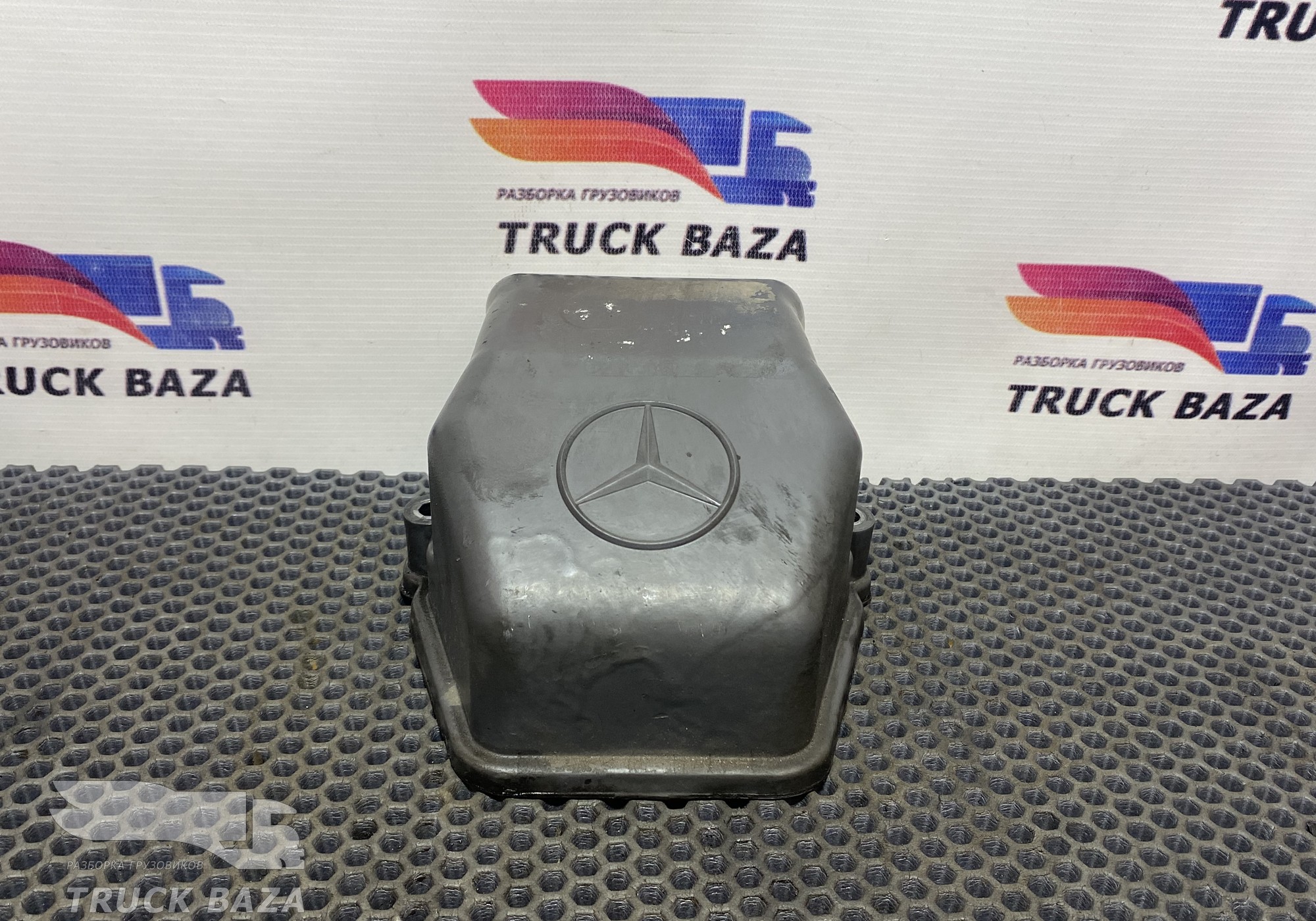 A4570100930 Крышка ГБЦ клапанная для Mercedes-Benz