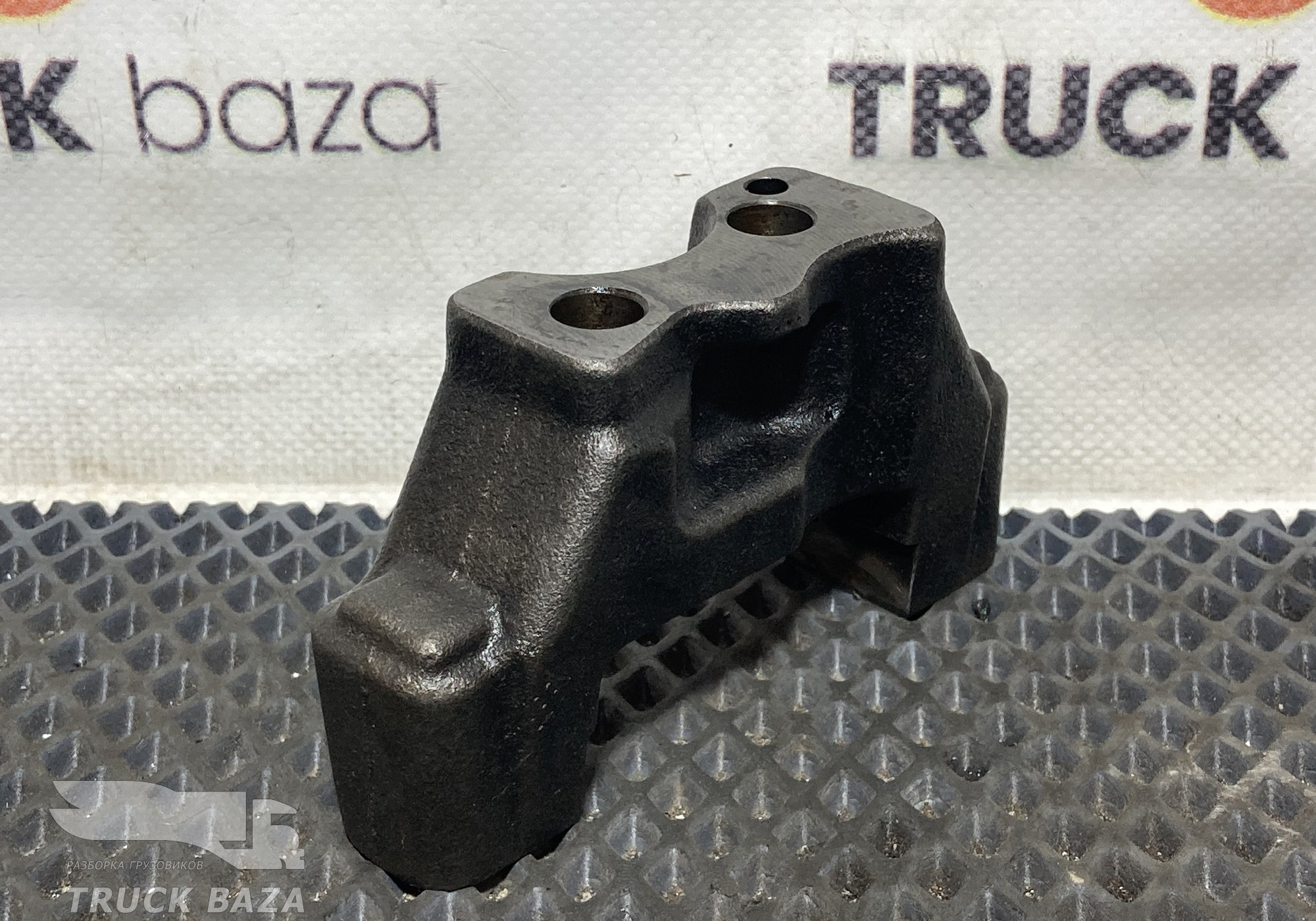 1487541 Кронштейн вала коромысел