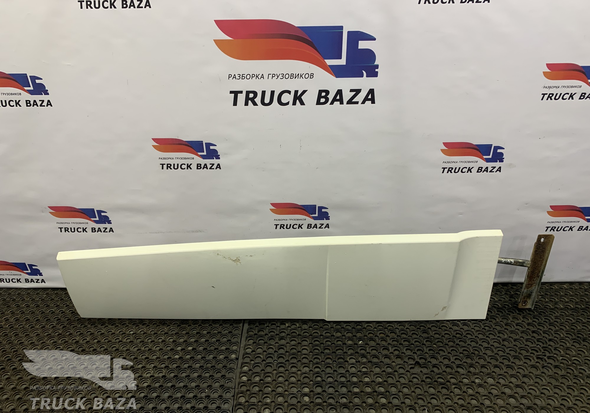 1740449 Спойлер кабины боковой левый для Daf XF105 (с 2005)