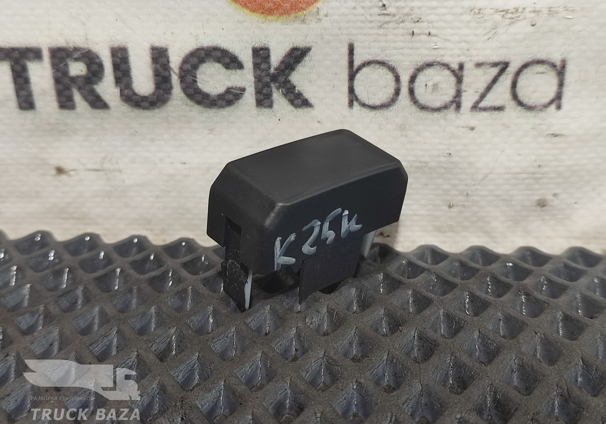 Заглушка кнопки для КАМАЗ 54901