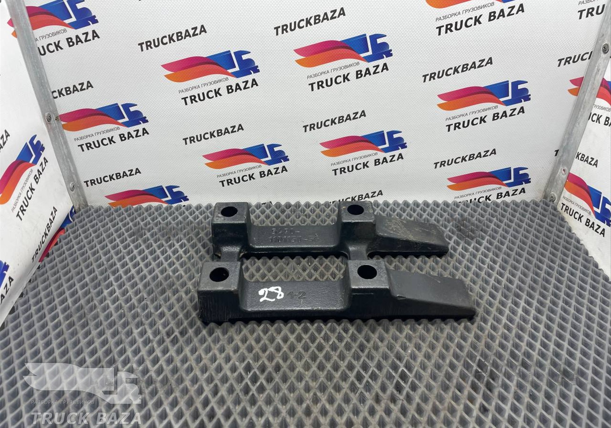 5490110115056 Проставка топливного бака для КАМАЗ 54901