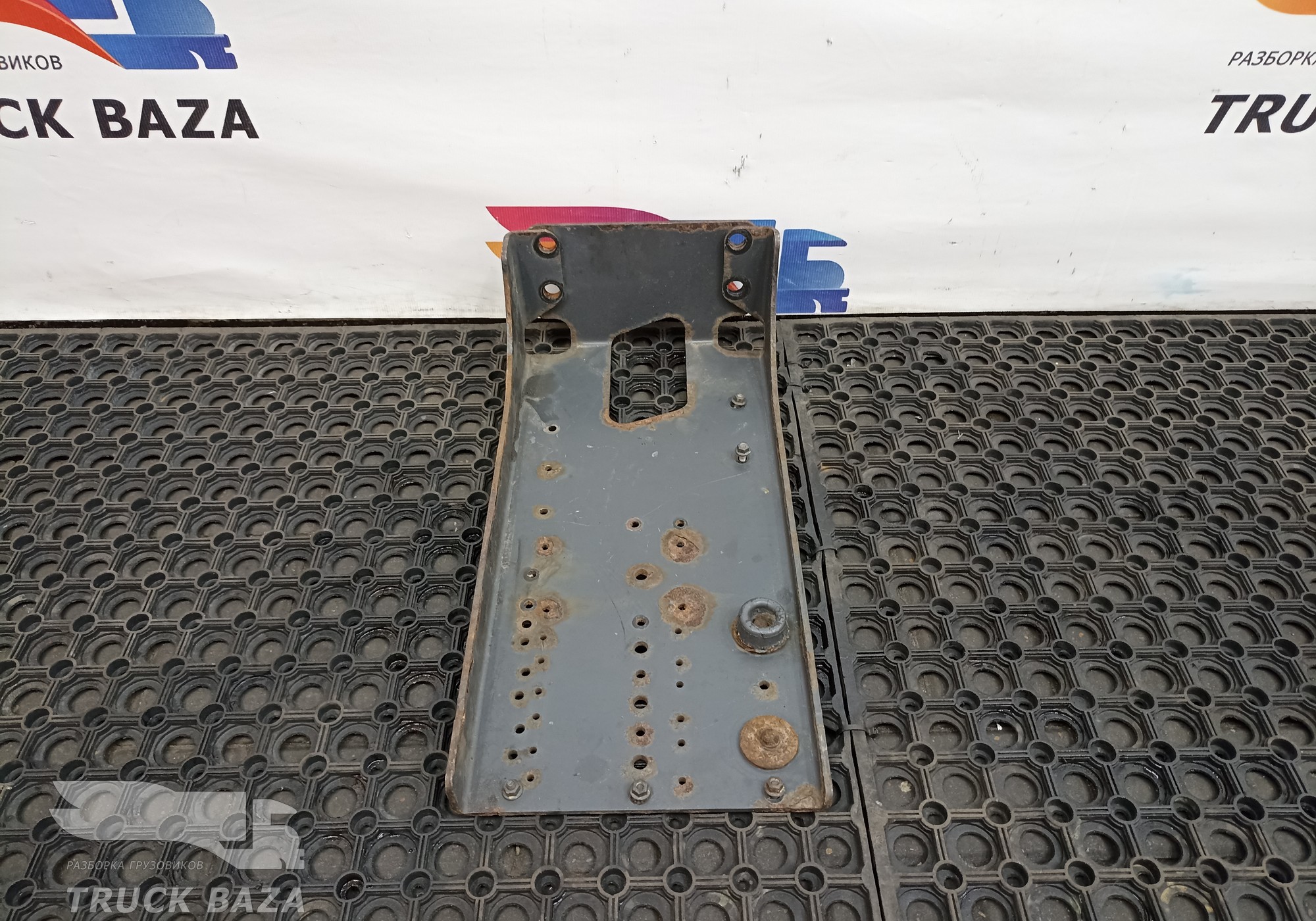 9305420034 Кронштейн электронных блоков для Mercedes-Benz Axor