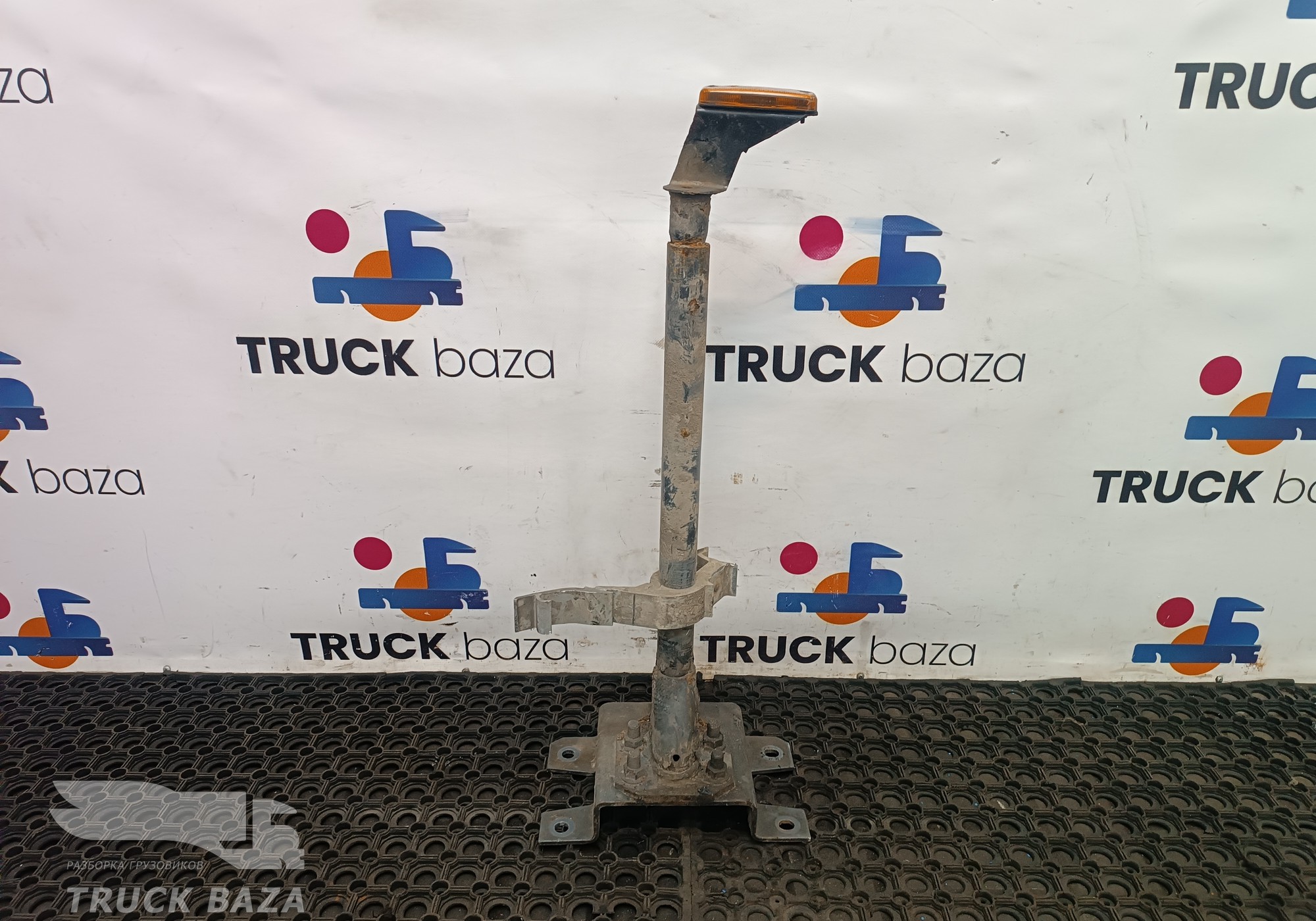 7482163236 Кронштейн крыла заднего для Renault