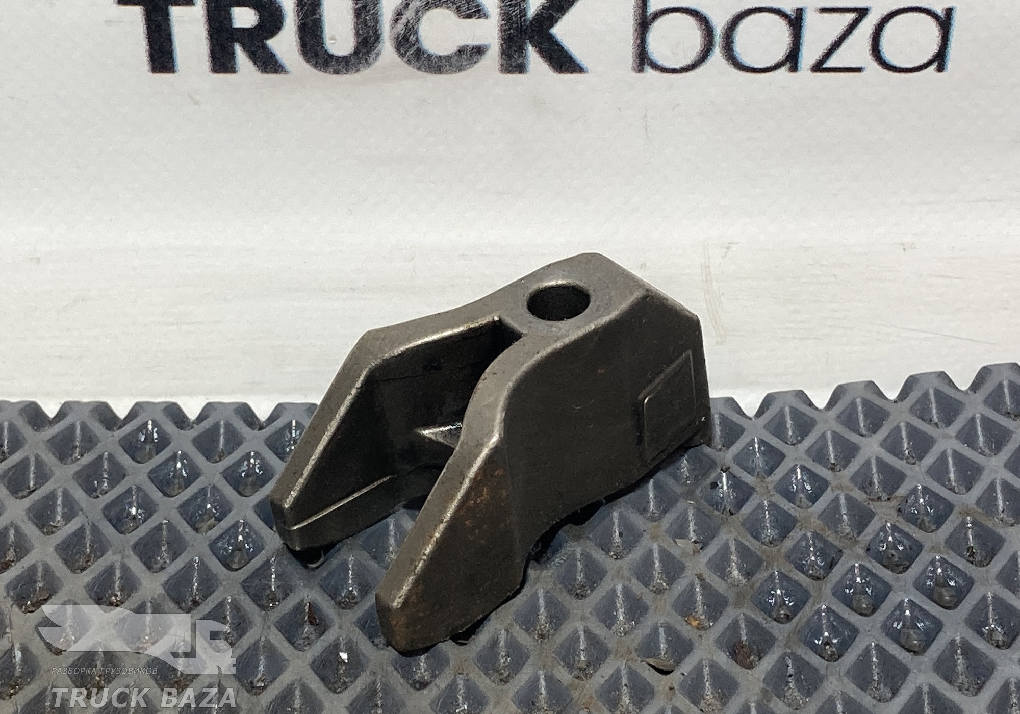 1791123 Кронштейн форсунки топливной