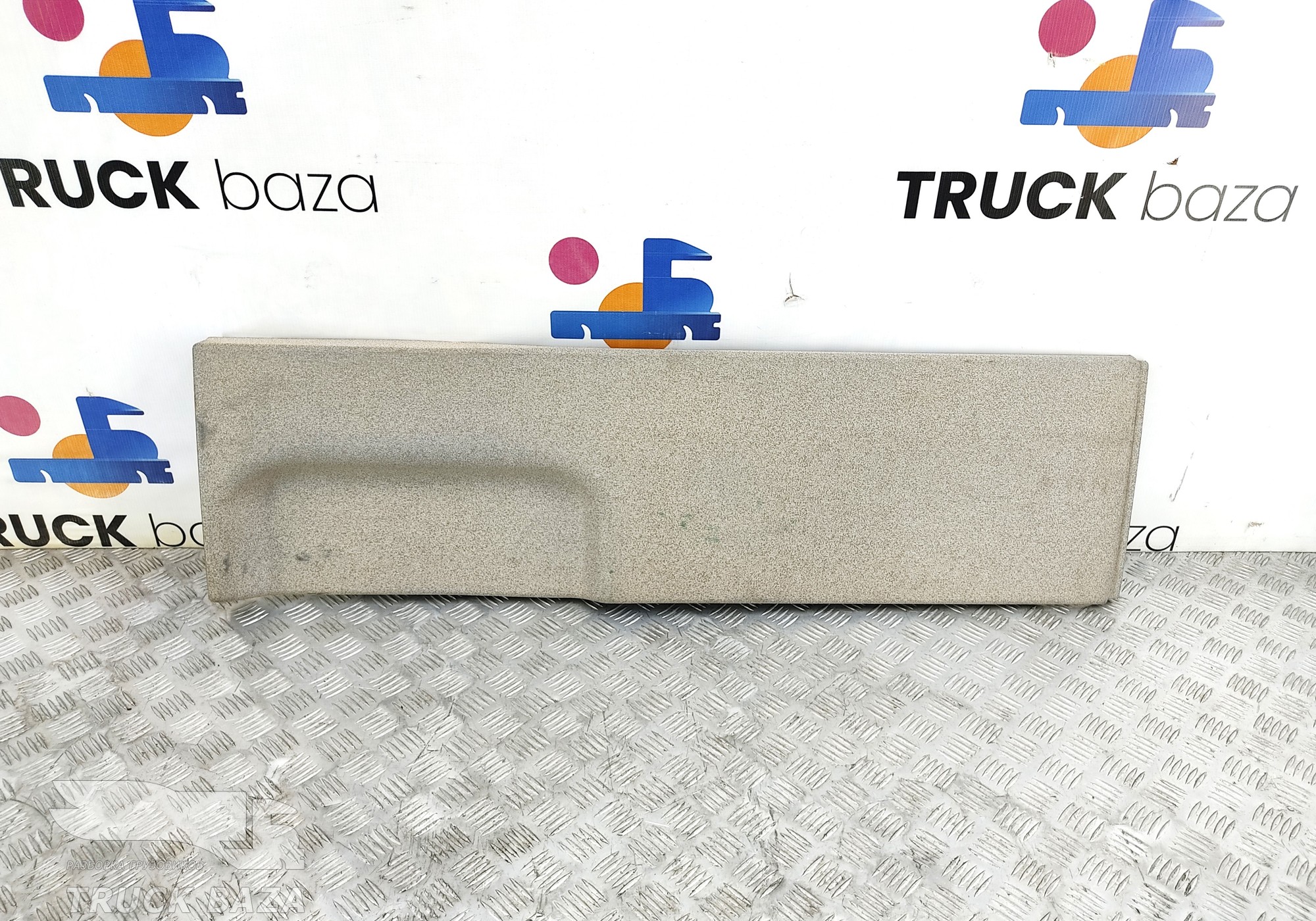 81629300129 Обшивка салона левая