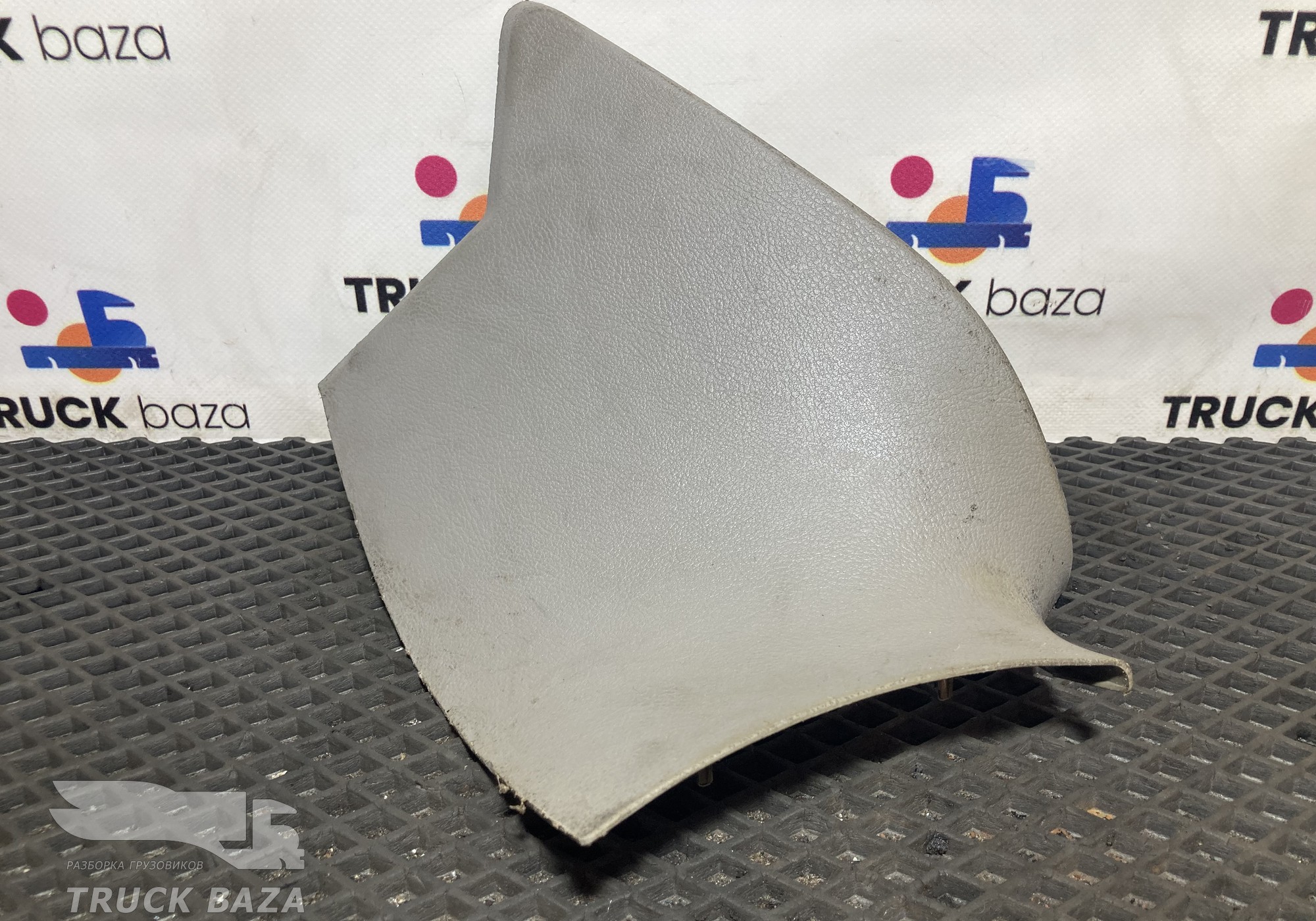 JC46E04395 Накладка передней стойки для Ford F-MAX (с 2018)