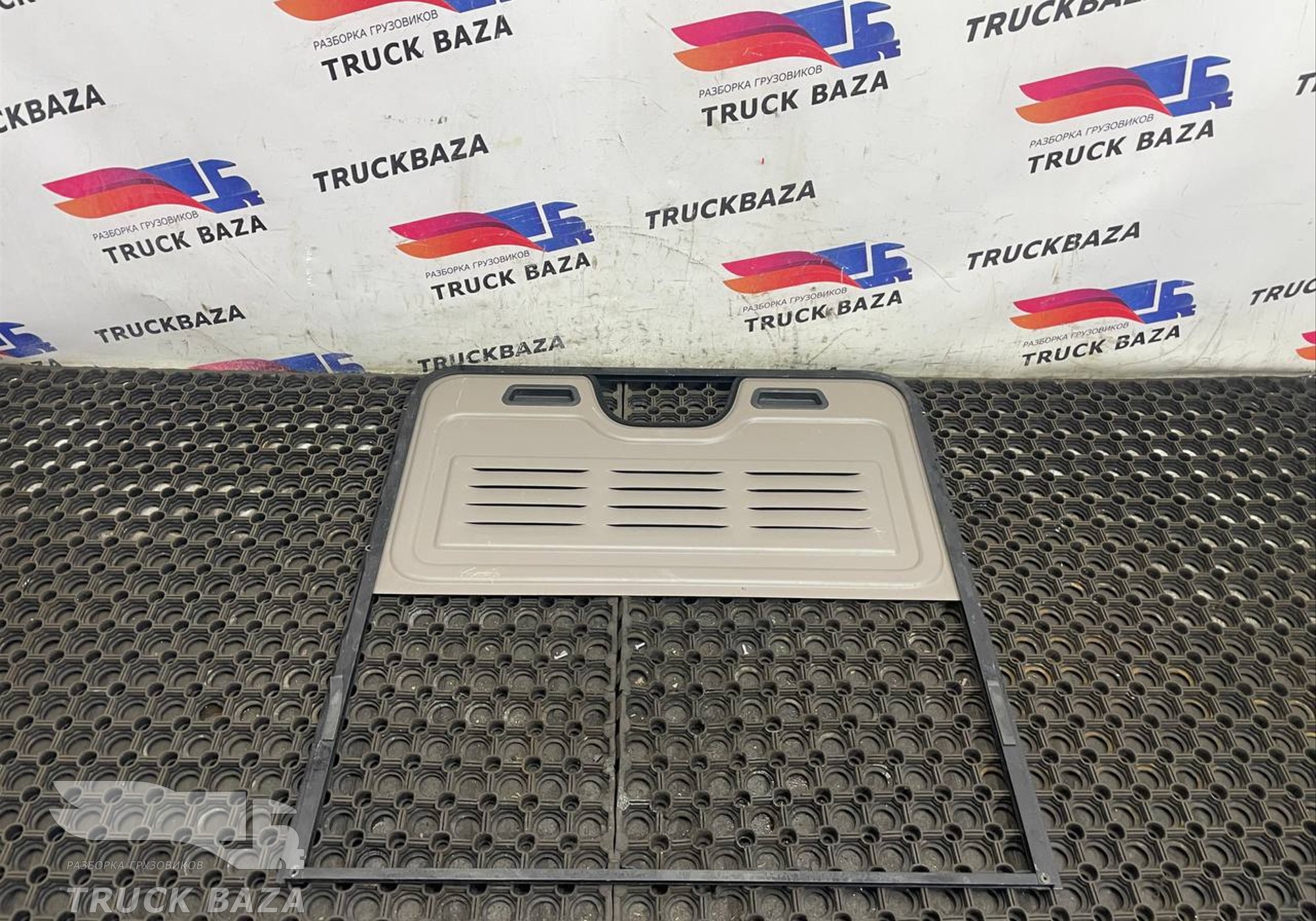 1846023 Шторка люка для Daf XF105 (с 2005)