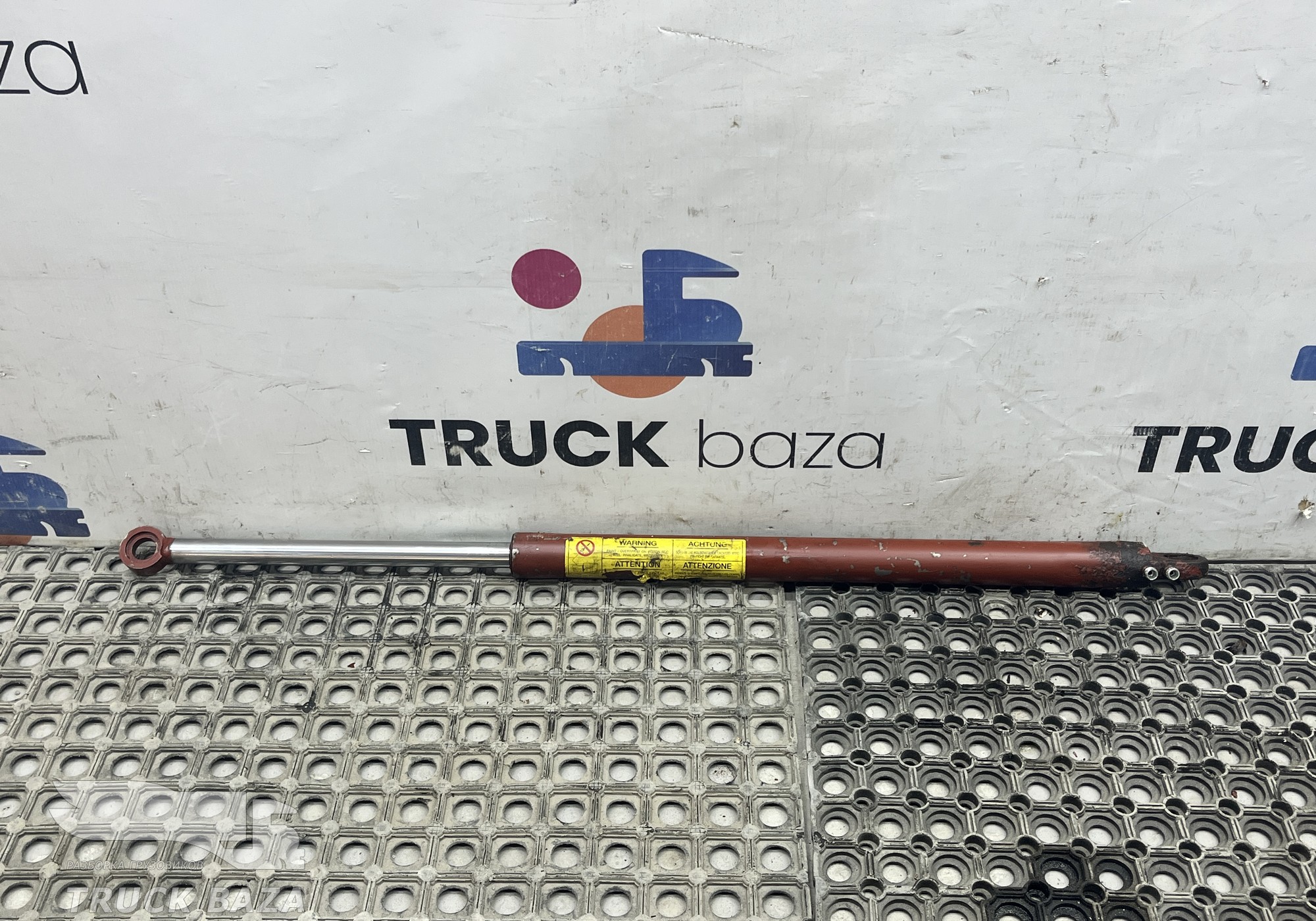 98427951 Цилиндр подъема кабины