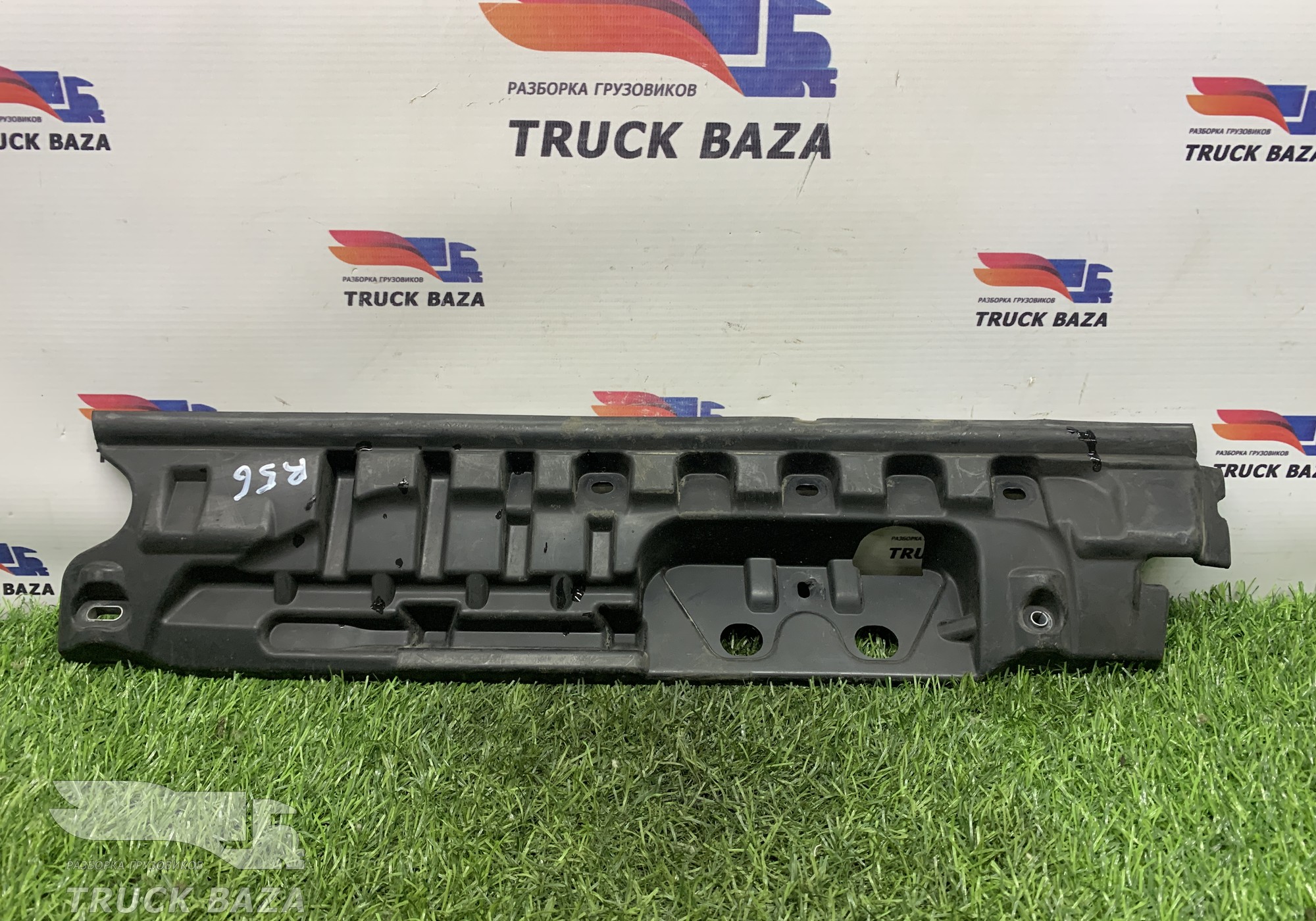 82555262 Уплотнитель капота для Renault T (с 2013)